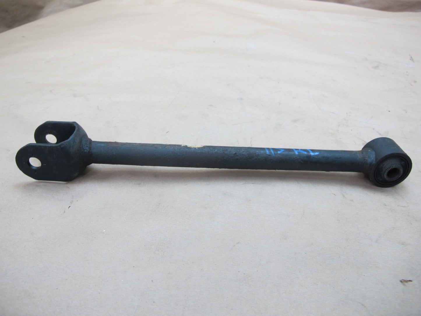 01-05 Lexus JCE10 IS300 Set of 2 Rear Left Lower & Lateral Control Arm OEM