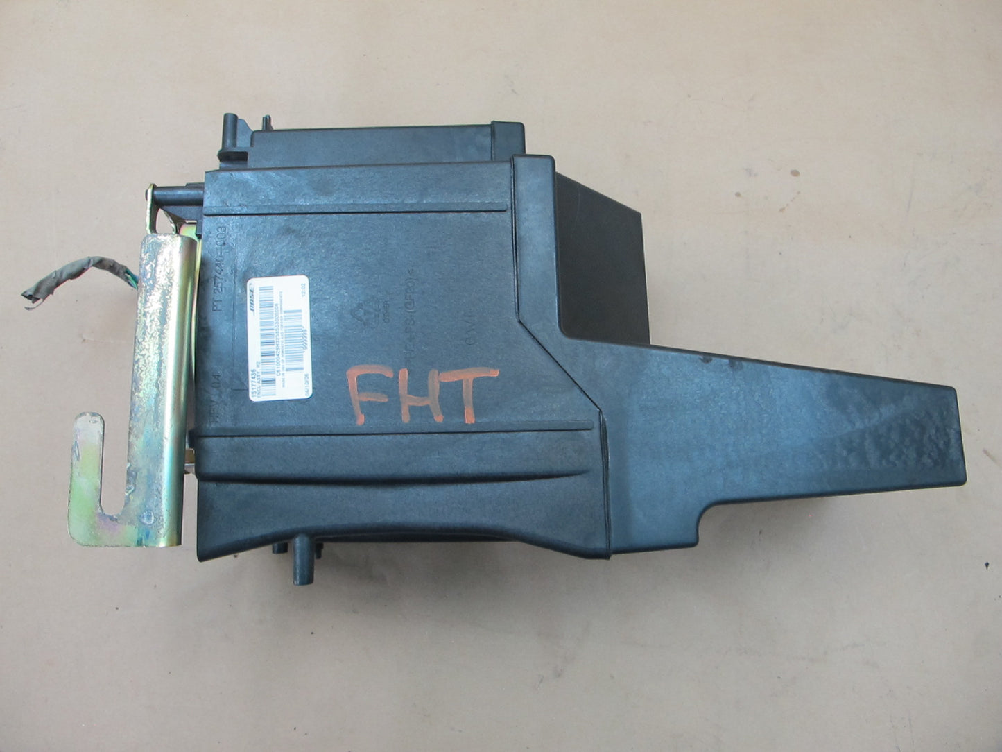 2003-2007 Hummer H2 Bose Subwoofer Box 15177436