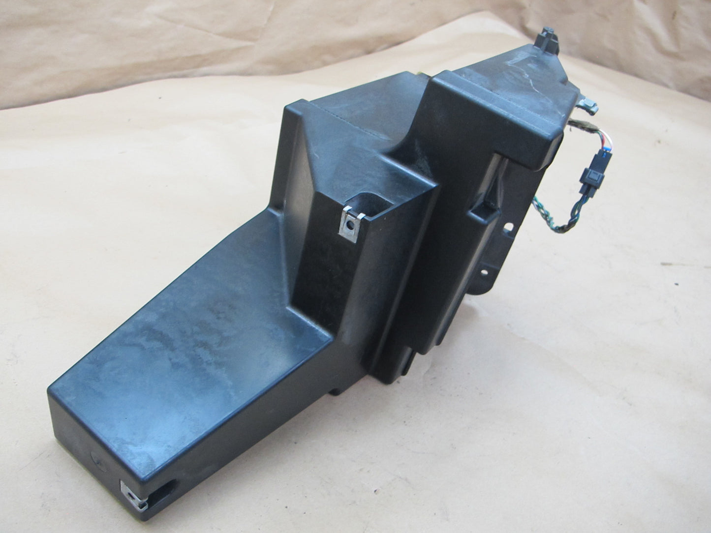 2003-2007 Hummer H2 Bose Subwoofer Box 15177436