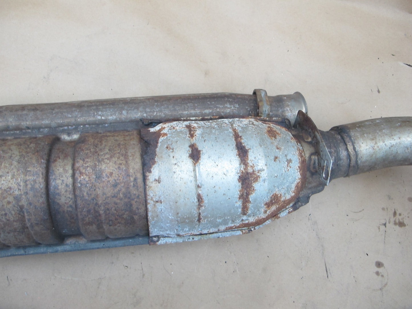 1988 PORSCHE 944 2.5L TURBO M44.51 MID EXHAUST PIPE CATALYTIC CONVERTER OEM