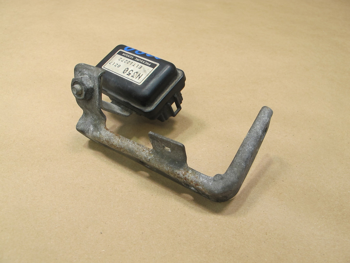 89-91 Mazda RX7 NA Intake Manifold Air Pressure Sensor w Bracket E1T12272 OEM