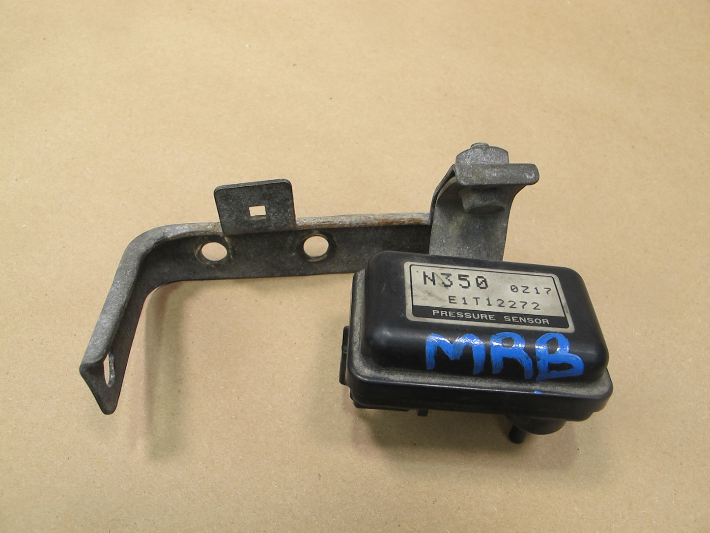 89-91 Mazda RX7 NA Intake Manifold Air Pressure Sensor w Bracket E1T12272 OEM