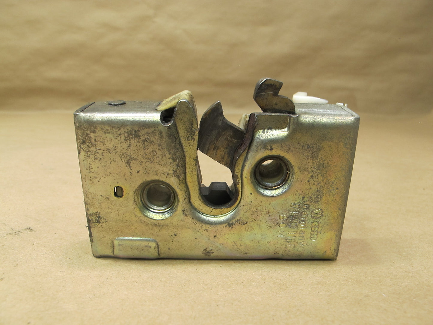85-93 Volkswagen VW Cabriolet Front Right Door Lock Latch w Lock Lever Set OEM