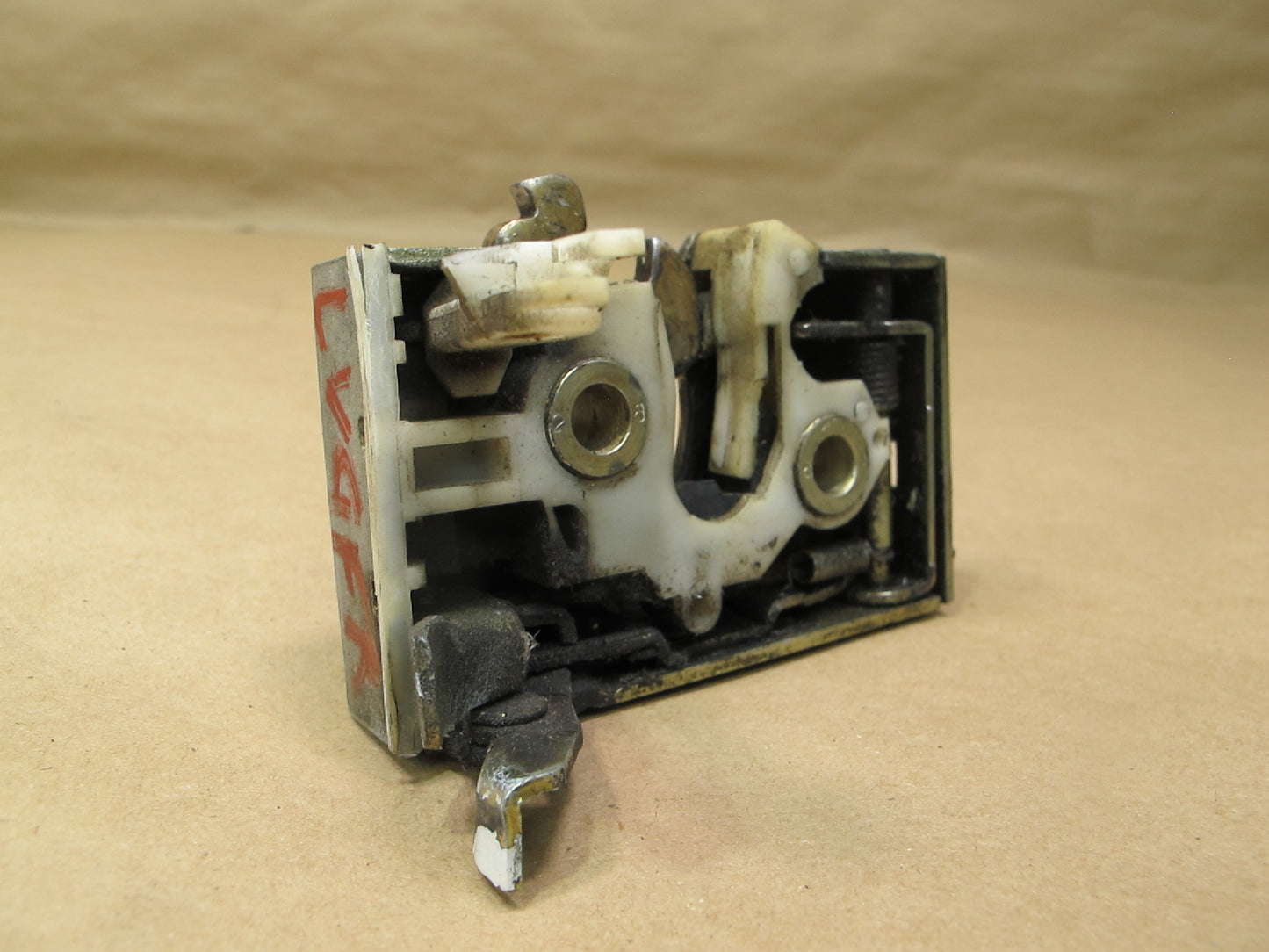 85-93 Volkswagen VW Cabriolet Front Right Door Lock Latch w Lock Lever Set OEM