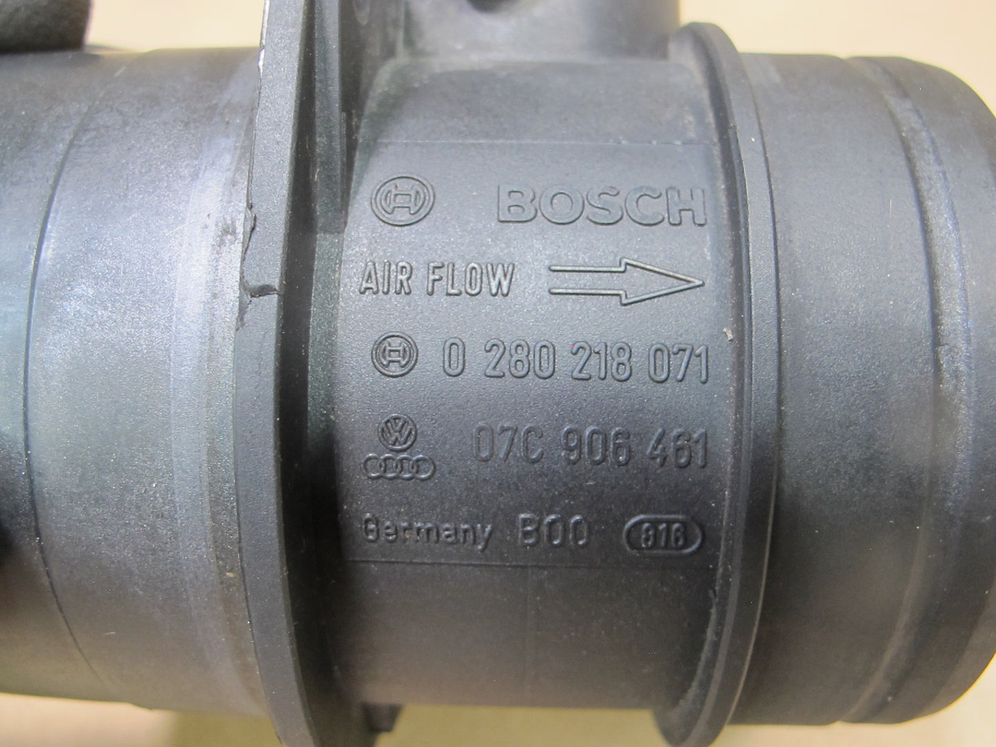 2003-2006 Porsche Cayenne 955 Turbo Mass Air Flow Meter MAF Sensor 07C906461