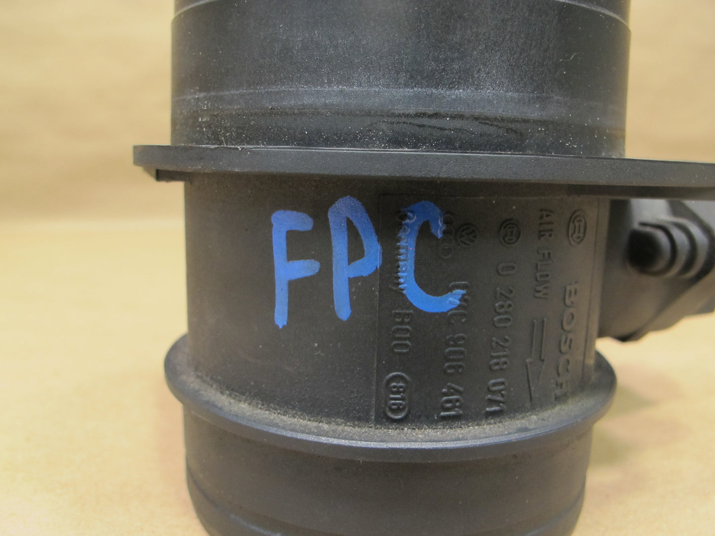 2003-2006 Porsche Cayenne 955 Turbo Mass Air Flow Meter MAF Sensor 07C906461