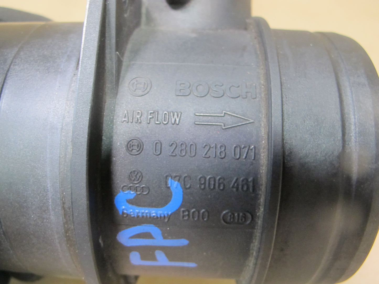 2003-2006 Porsche Cayenne 955 Turbo Mass Air Flow Meter MAF Sensor 07C906461