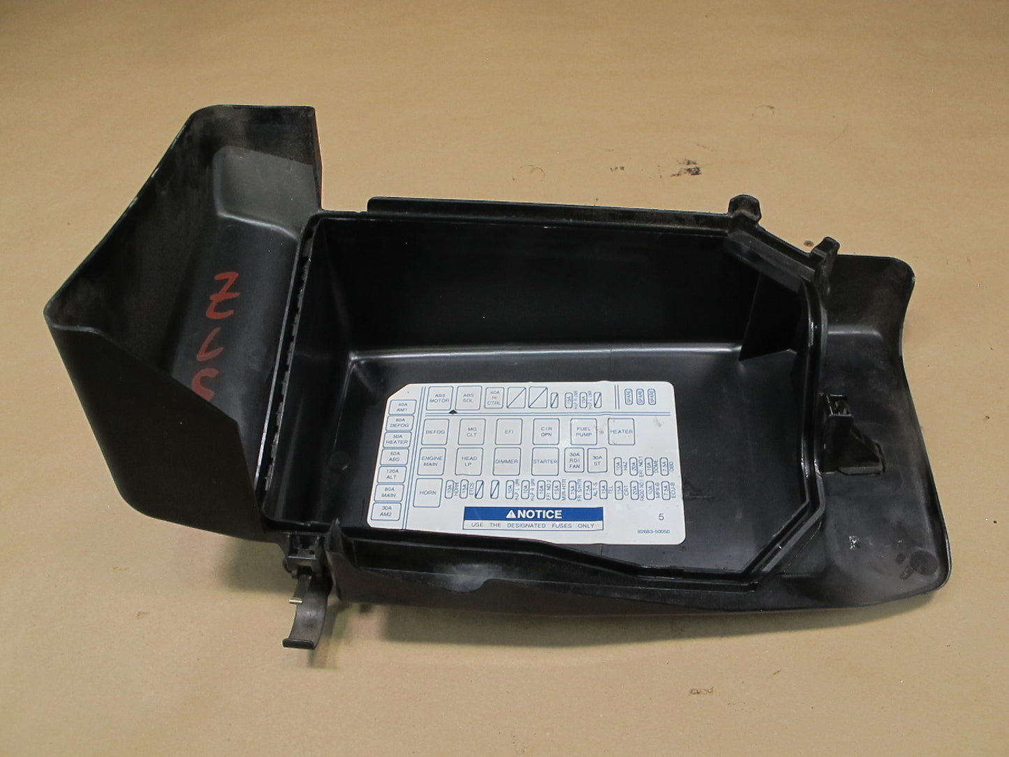 98-00 Lexus UCF20L LS400 Engine Bay Fuse Box Lid Cover OEM