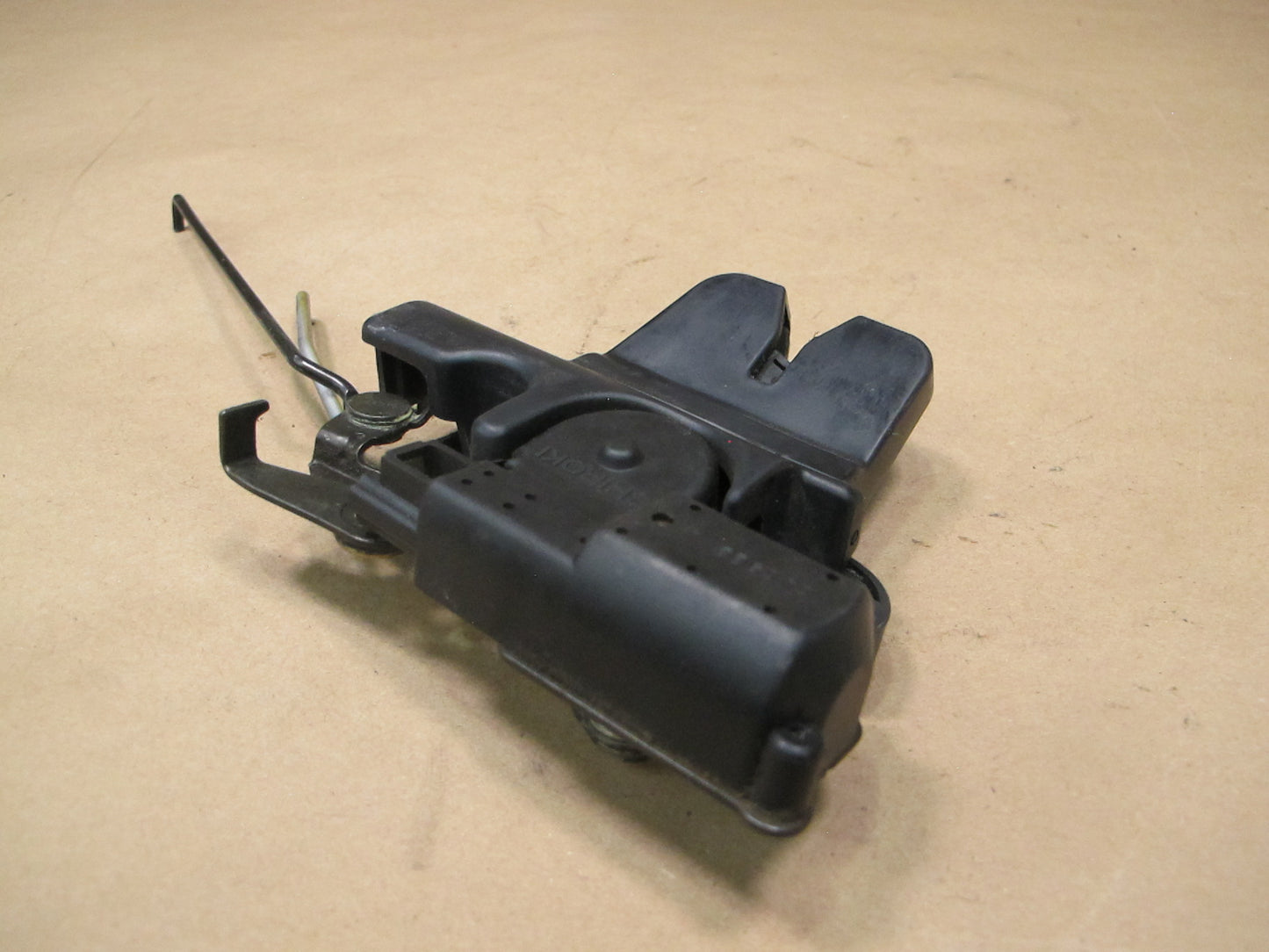01-05 Lexus JCE10 IS300 Rear Trunk Lock Latch Actuator OEM