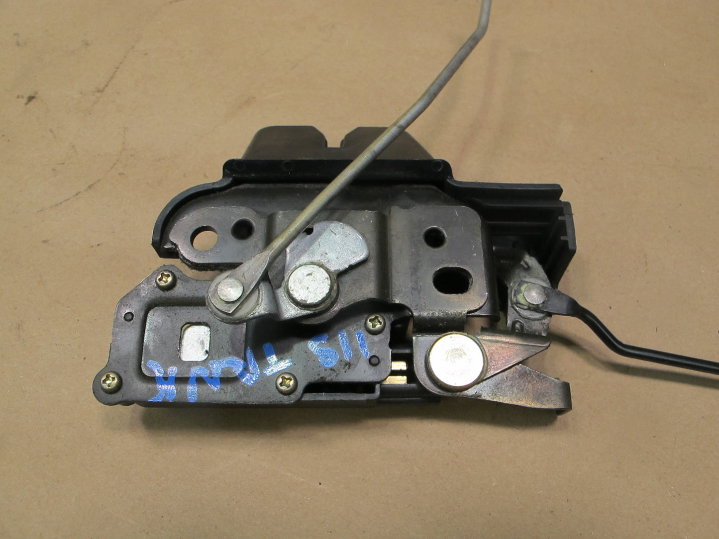 01-05 Lexus JCE10 IS300 Rear Trunk Lock Latch Actuator OEM