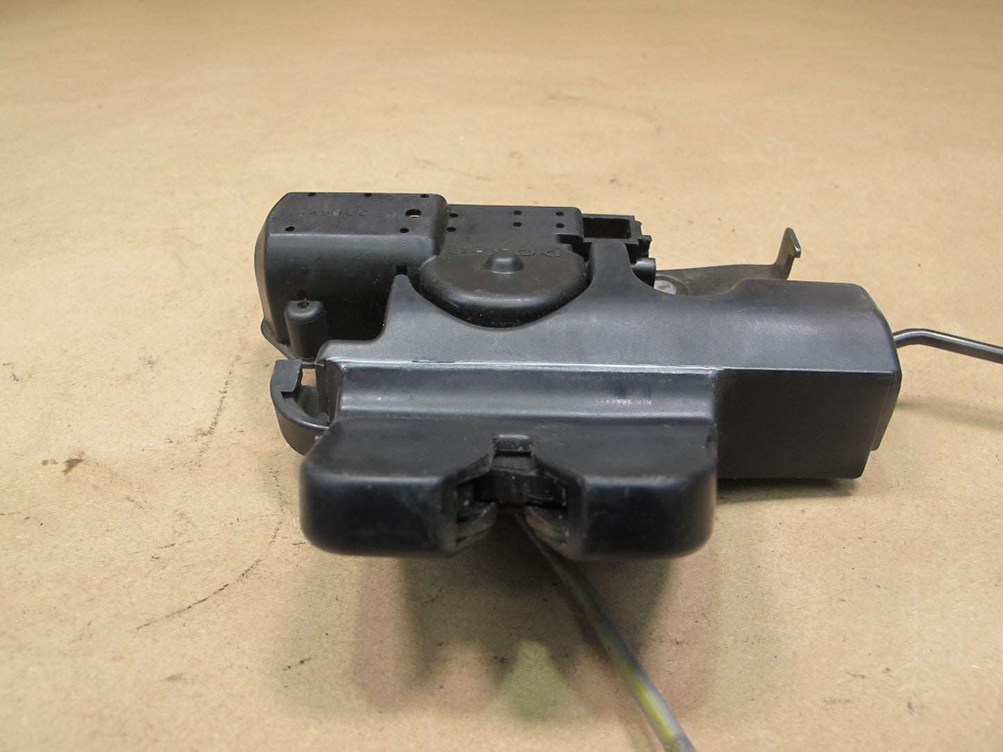 01-05 Lexus JCE10 IS300 Rear Trunk Lock Latch Actuator OEM