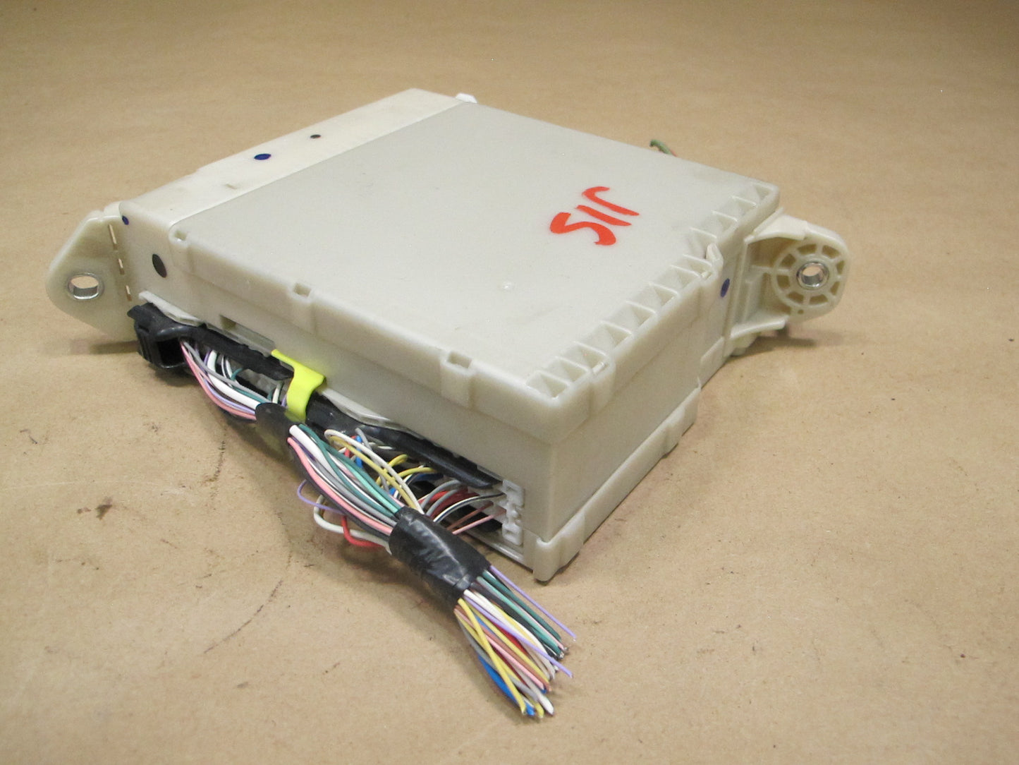 10-11 Lexus IS250 IS350 Convertible Fuse Relay Junction Box Module OEM