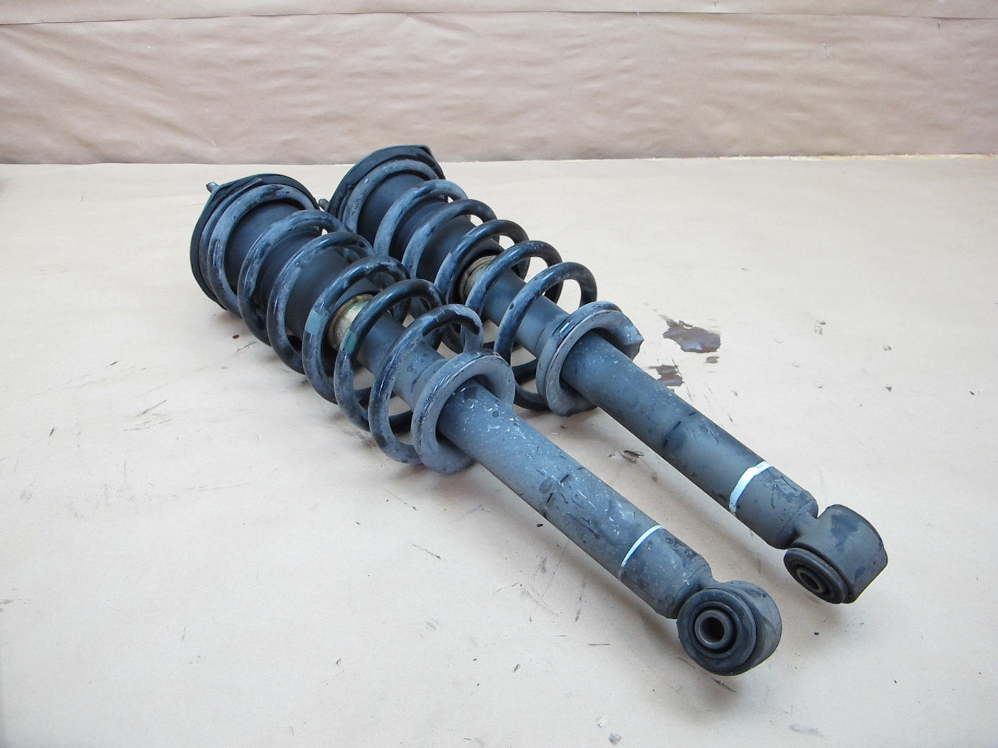 98-00 Lexus UCF20L LS400 RWD Set of 2 Front Strut Shock Absorber OEM