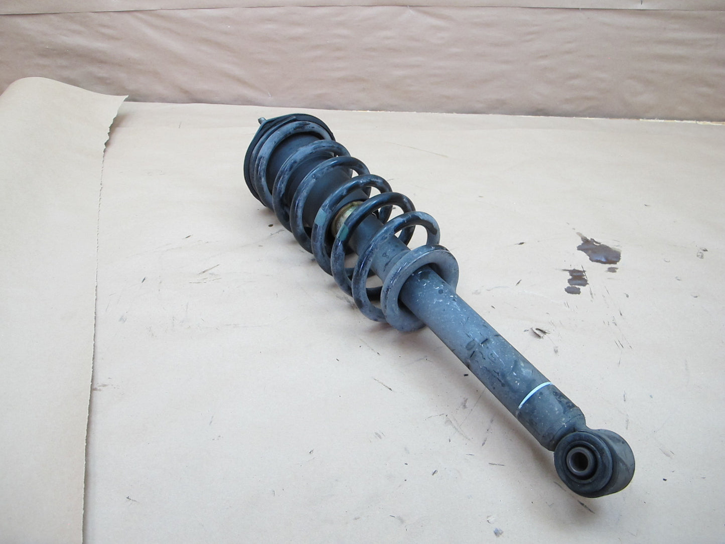 98-00 Lexus UCF20L LS400 RWD Set of 2 Front Strut Shock Absorber OEM