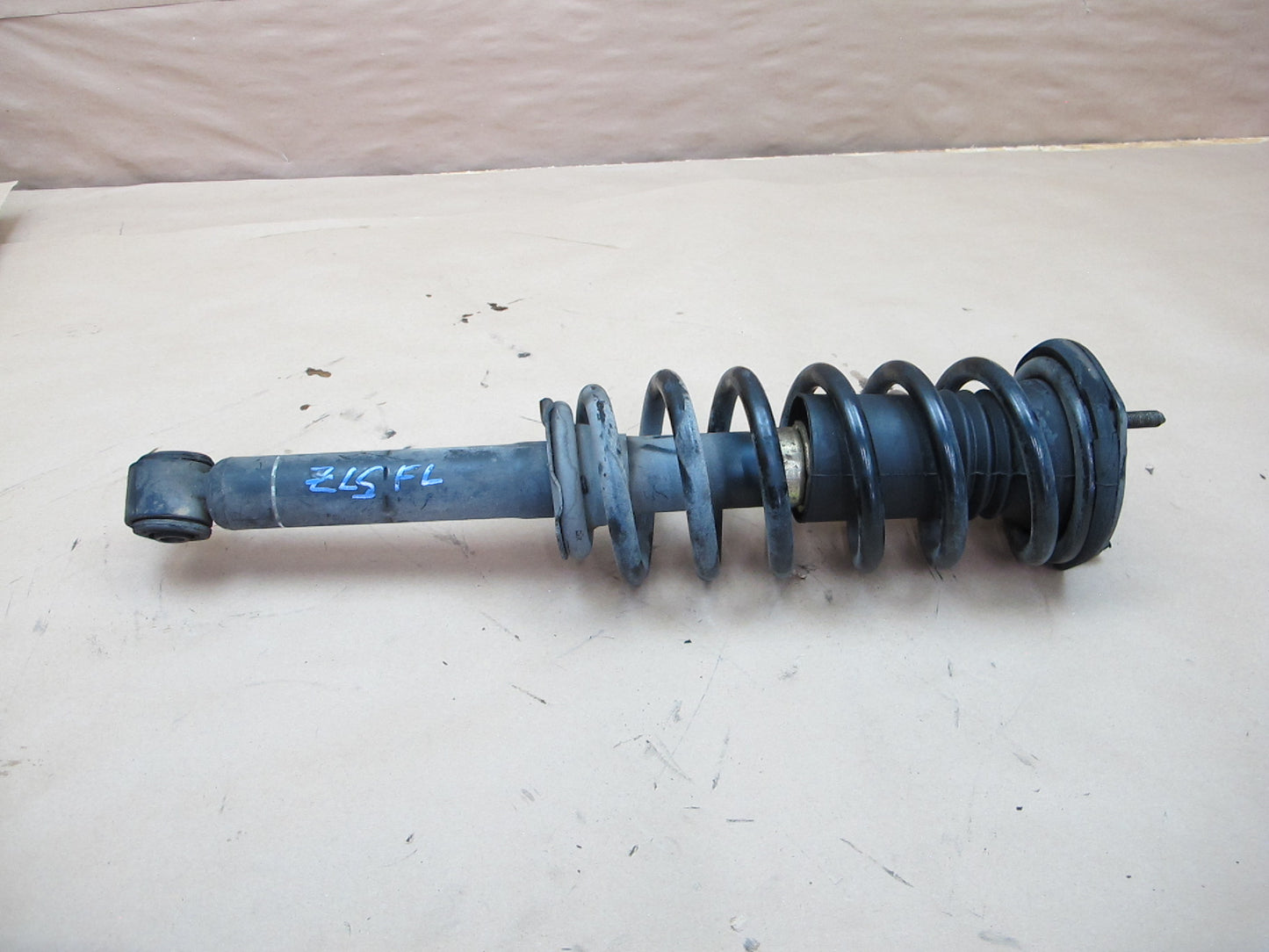 98-00 Lexus UCF20L LS400 RWD Set of 2 Front Strut Shock Absorber OEM