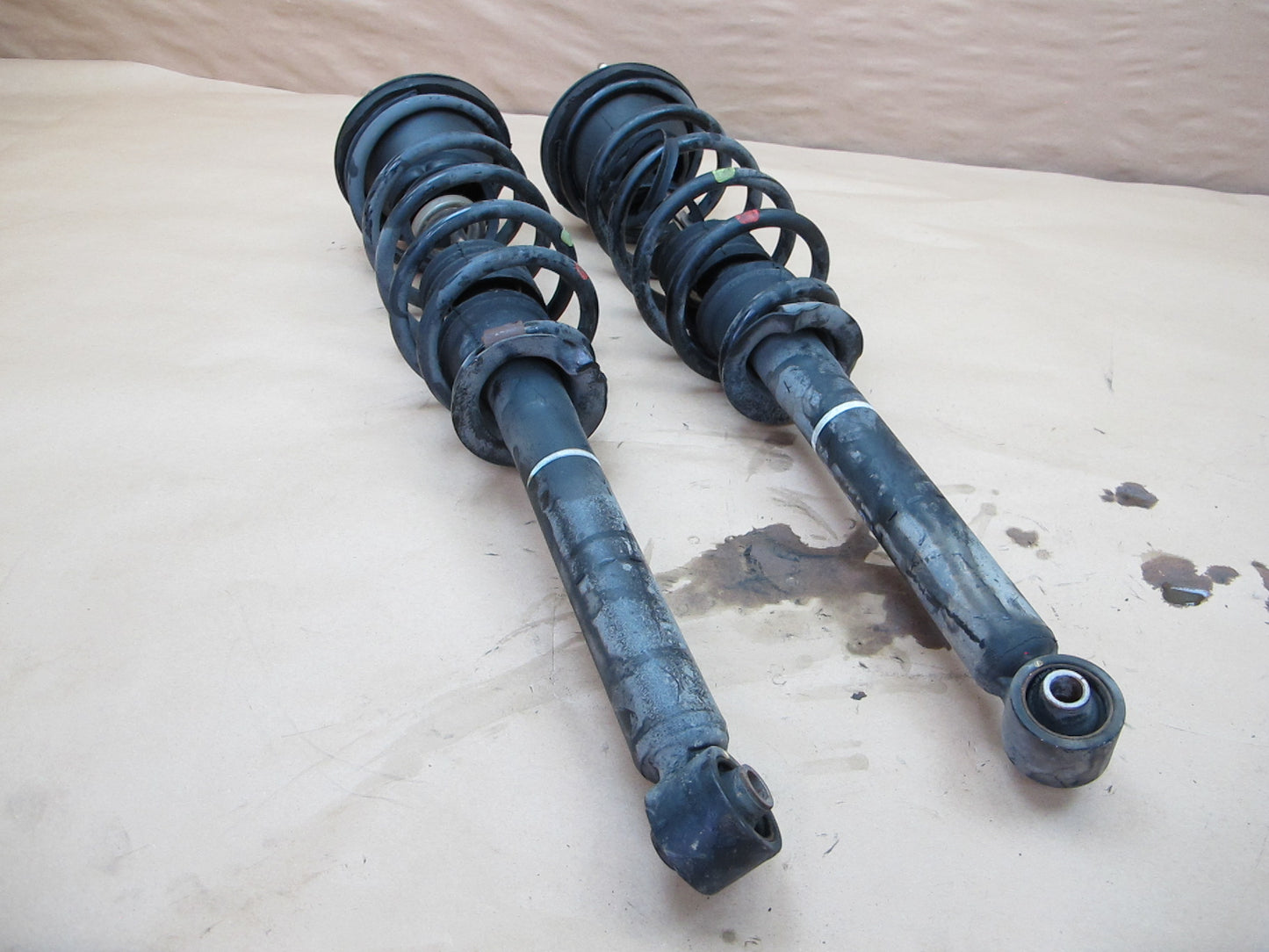 98-00 Lexus UCF20L LS400 RWD Set of 2 Rear Left Right Strut Shock Absorber OEM