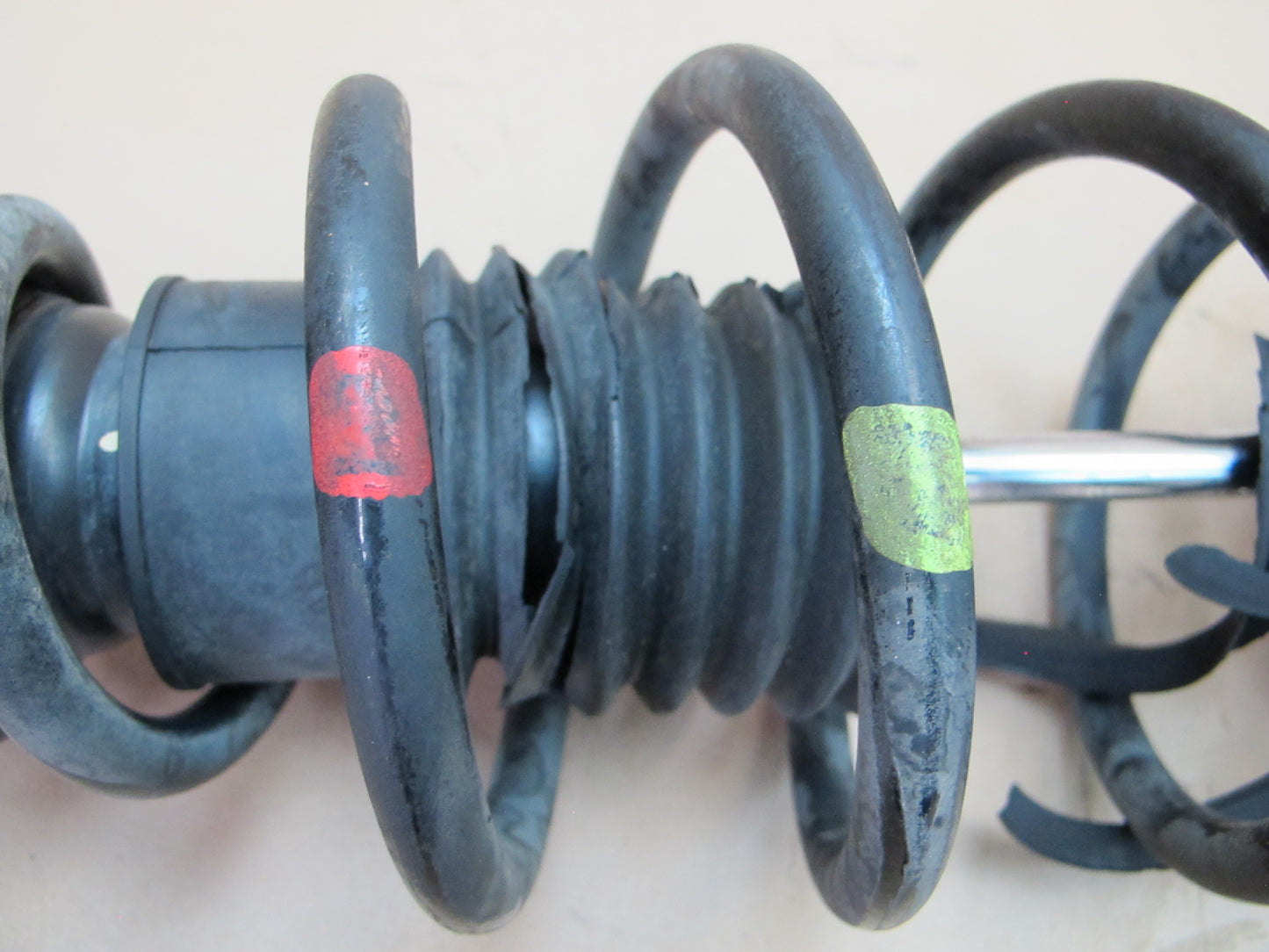 98-00 Lexus UCF20L LS400 RWD Set of 2 Rear Left Right Strut Shock Absorber OEM