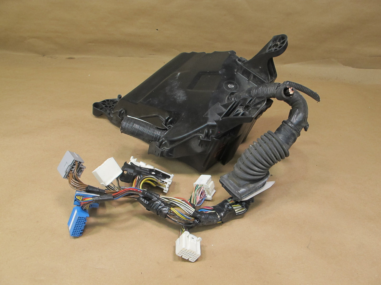 10-15 Lexus IS250 IS350 Convertible Engine Bay Power Fuse Junction Box OEM