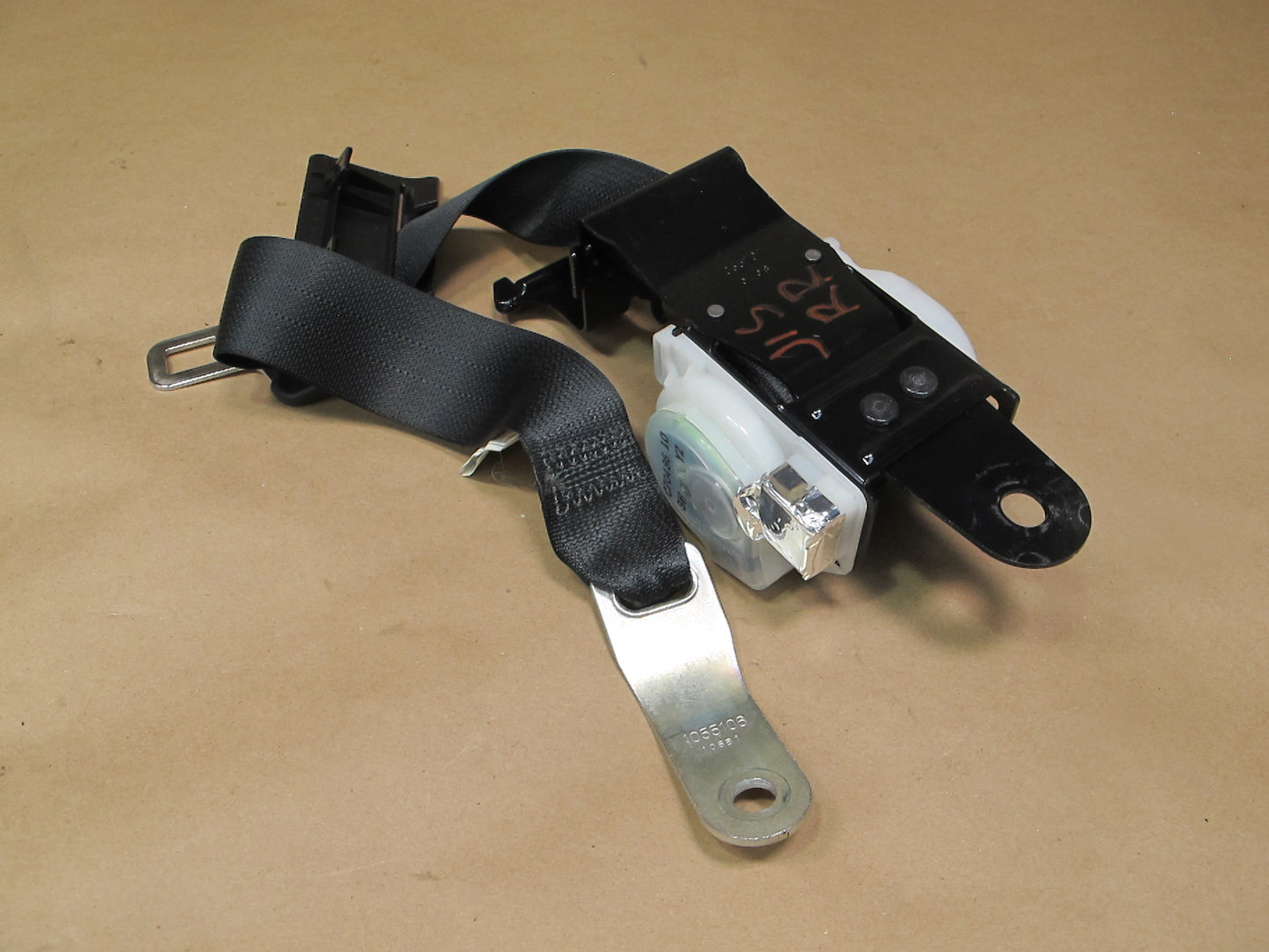 10-15 LEXUS IS250 IS350 CONVERTIBLE REAR RIGHT & LEFT SIDE SEATBELT RETRACTOR SET OEM