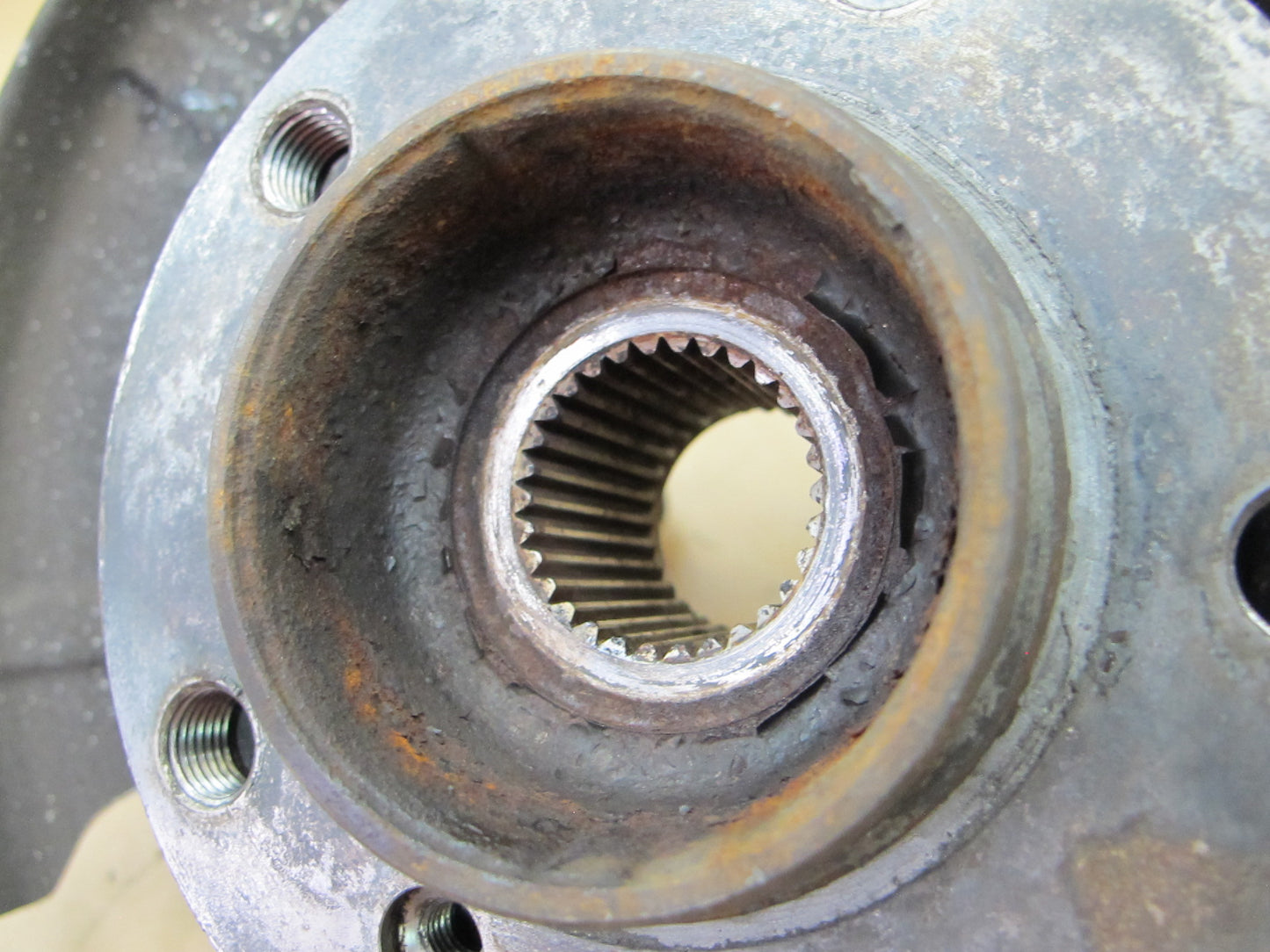03-08 BMW E65 E66 7-SERIES RWD Rear Right Spindle Knuckle Wheel Hub Bearing