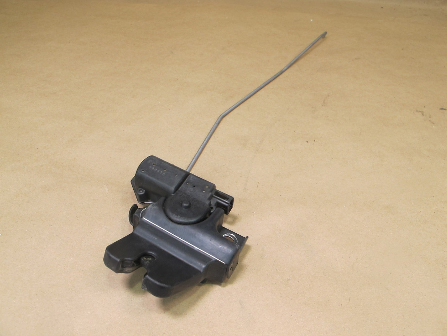 98-00 Lexus UCF20L LS400 Rear Trunk Lid Lock Latch Actuator OEM