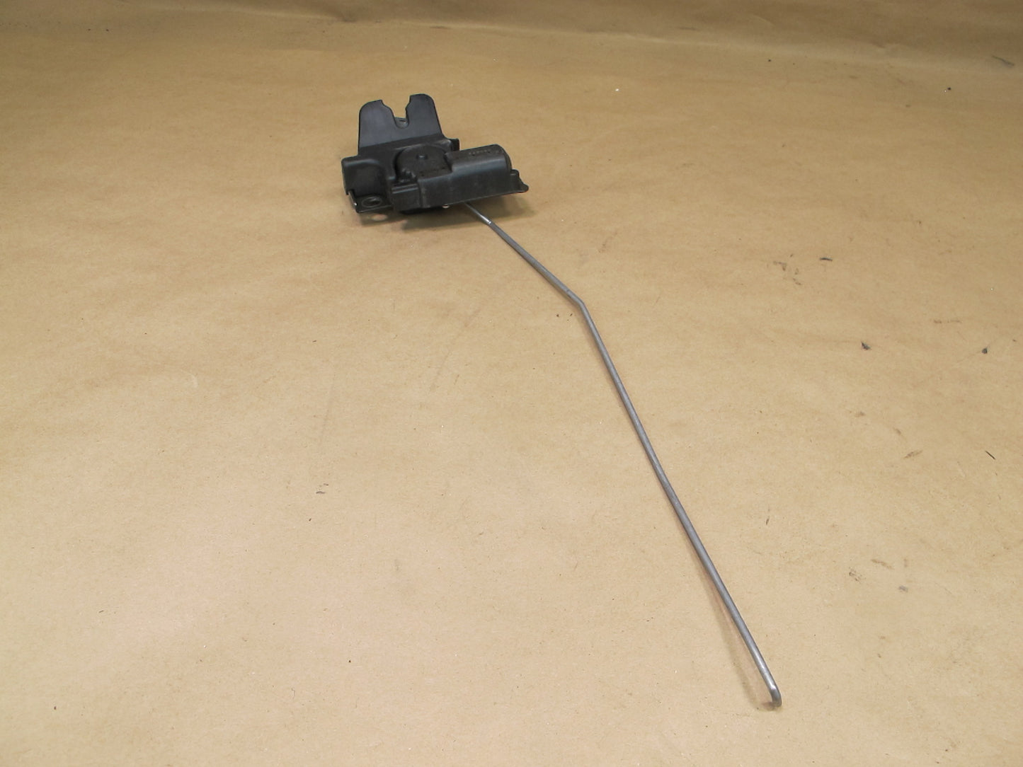 98-00 Lexus UCF20L LS400 Rear Trunk Lid Lock Latch Actuator OEM