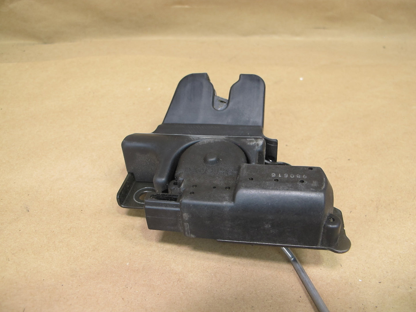 98-00 Lexus UCF20L LS400 Rear Trunk Lid Lock Latch Actuator OEM