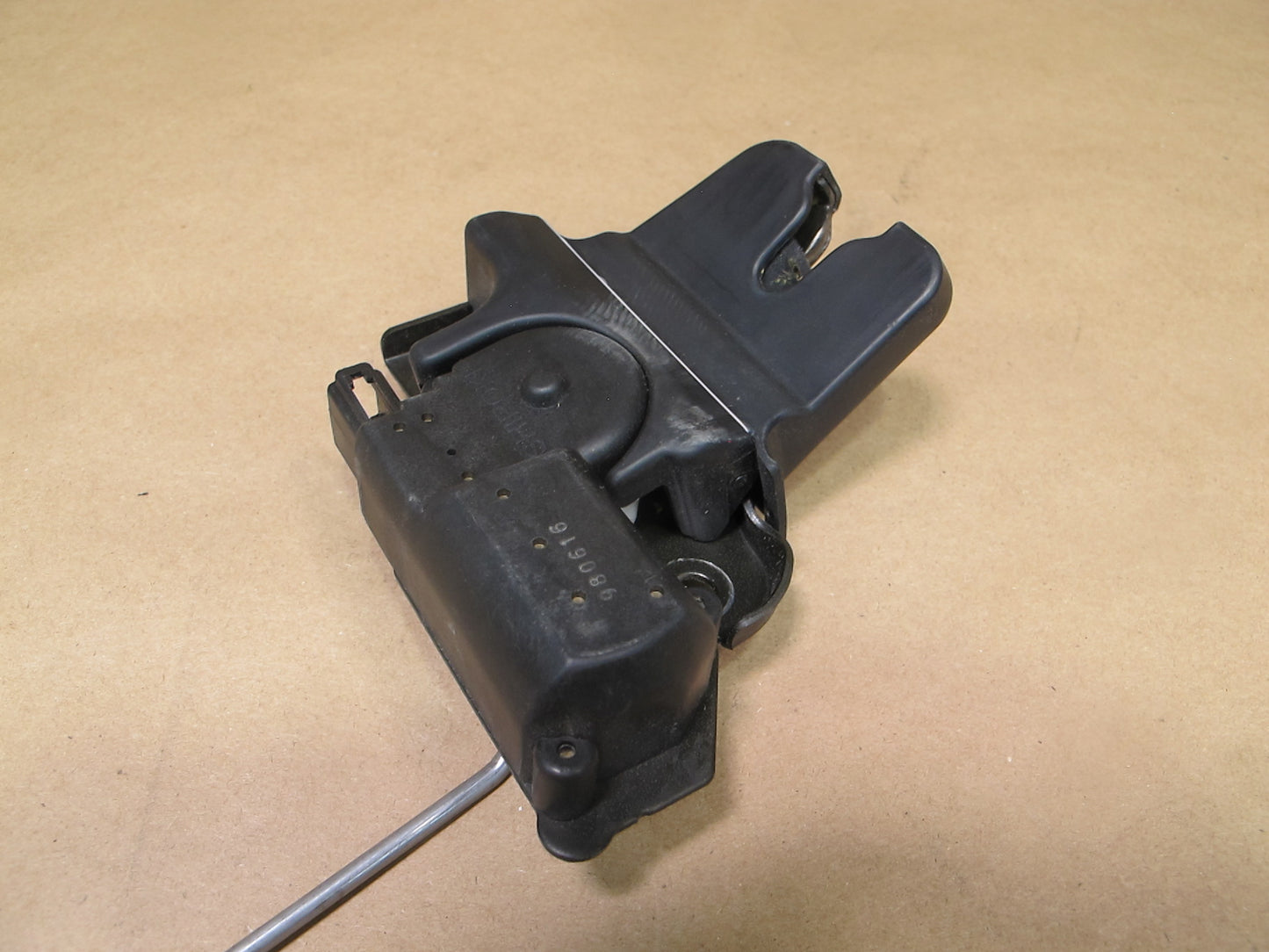 98-00 Lexus UCF20L LS400 Rear Trunk Lid Lock Latch Actuator OEM