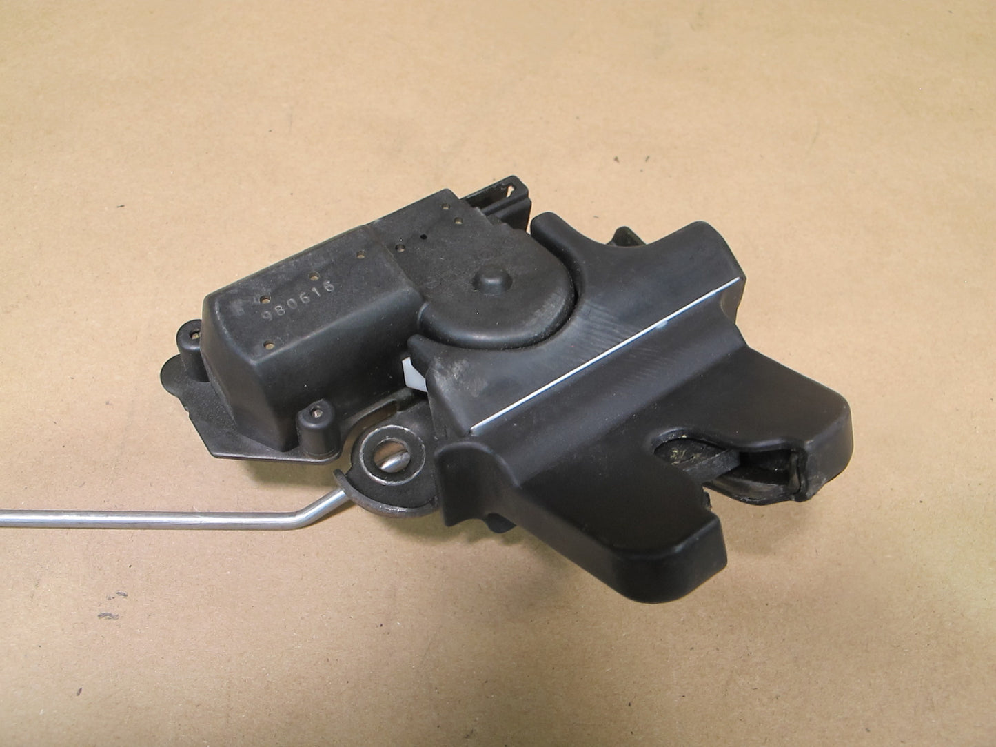 98-00 Lexus UCF20L LS400 Rear Trunk Lid Lock Latch Actuator OEM