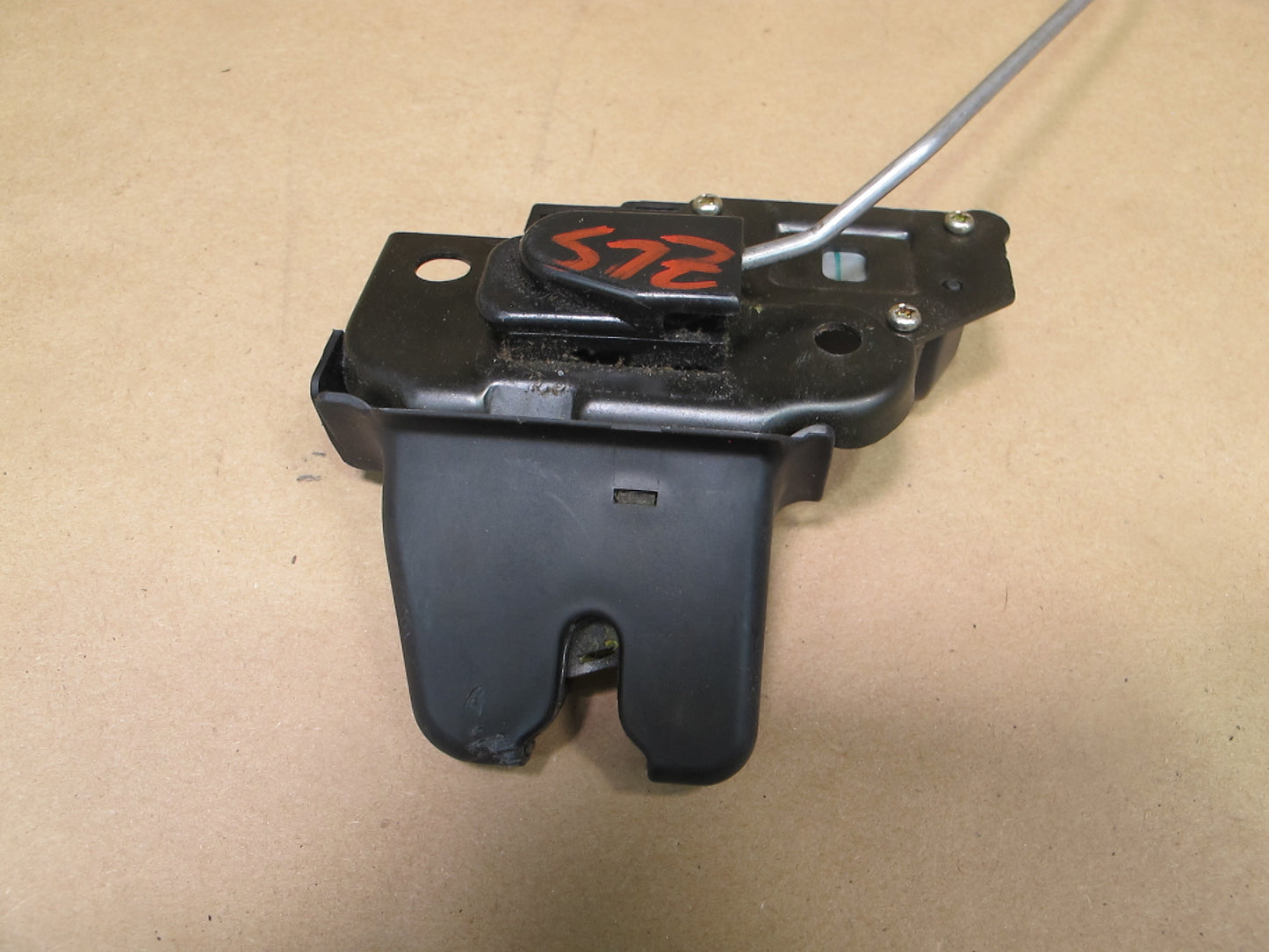 98-00 Lexus UCF20L LS400 Rear Trunk Lid Lock Latch Actuator OEM