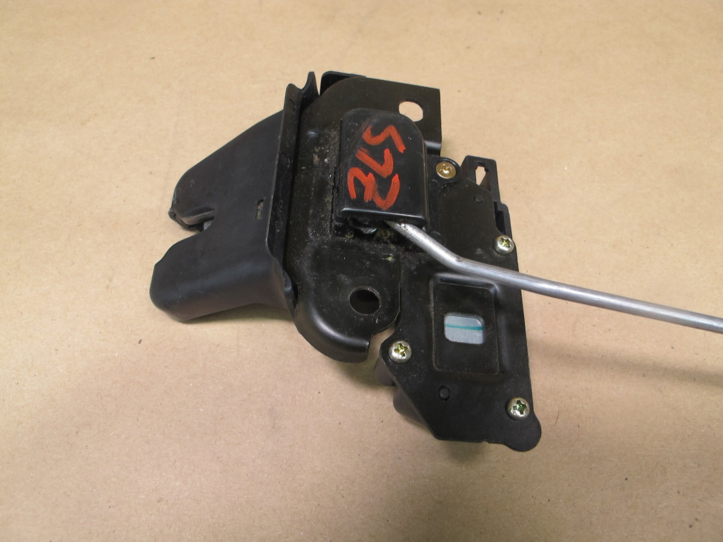 98-00 Lexus UCF20L LS400 Rear Trunk Lid Lock Latch Actuator OEM
