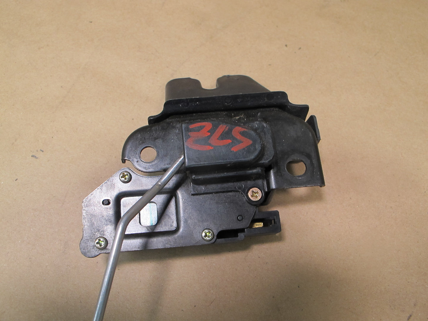 98-00 Lexus UCF20L LS400 Rear Trunk Lid Lock Latch Actuator OEM