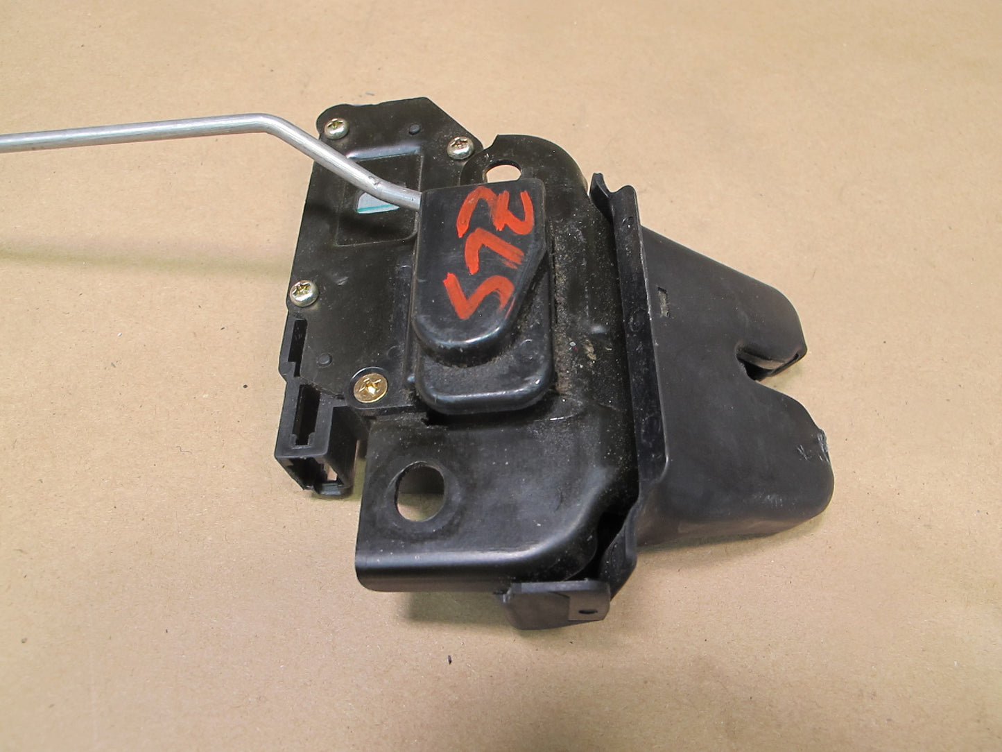 98-00 Lexus UCF20L LS400 Rear Trunk Lid Lock Latch Actuator OEM