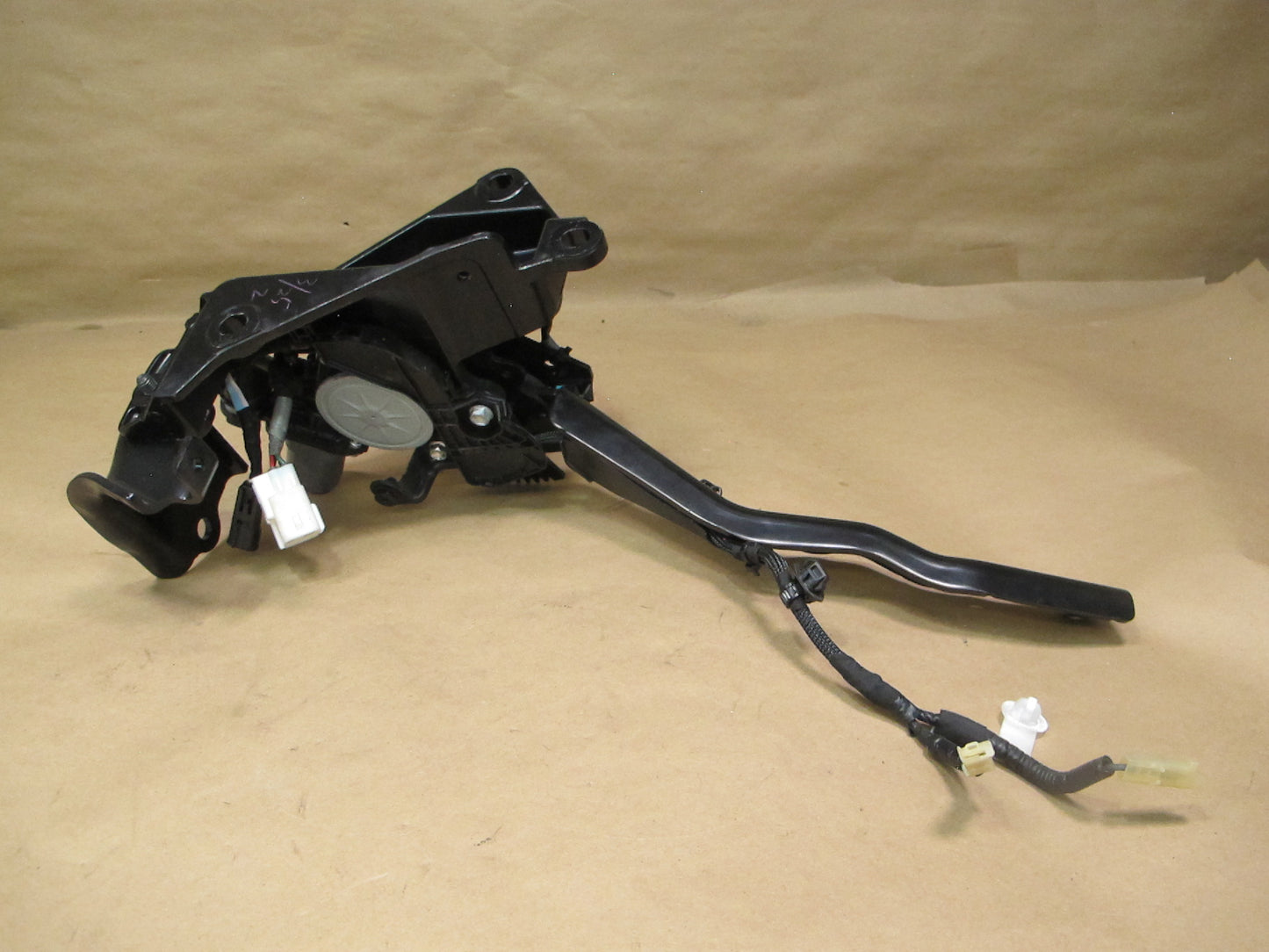 10-15 Lexus IS250 IS350 Convertible Rear Left TOP Roof Hinge w Motor OEM