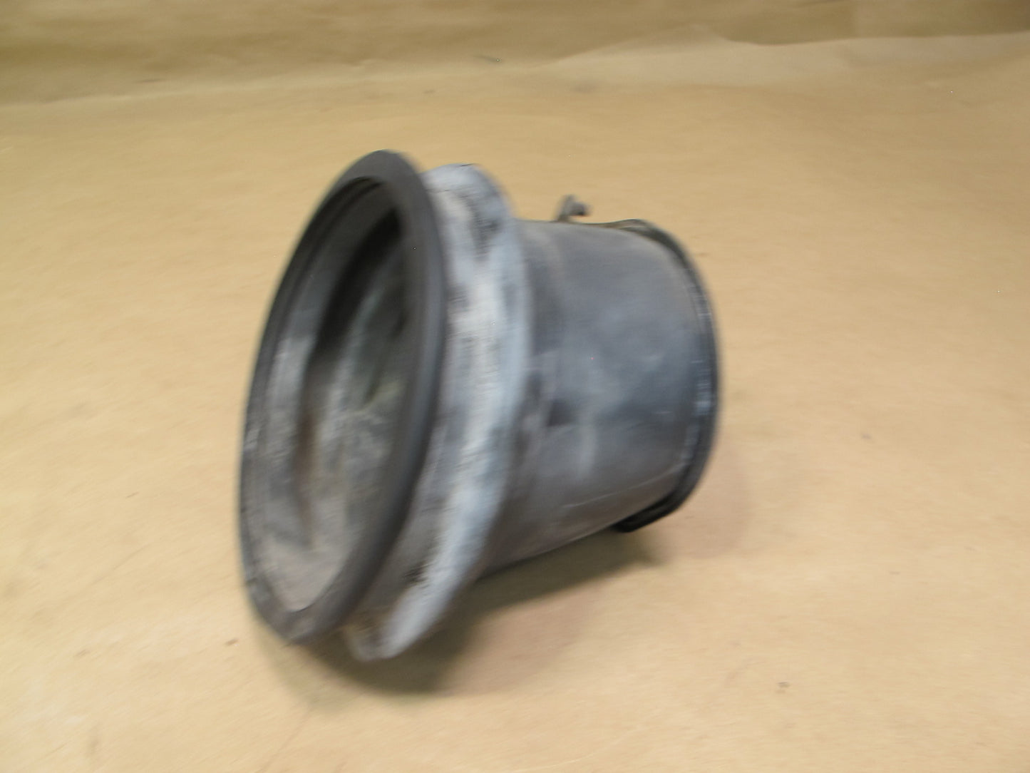 91-95 Toyota SW21L MR2 Fuel Tank Filler Neck Gasket Seal Actuator w Cable OEM