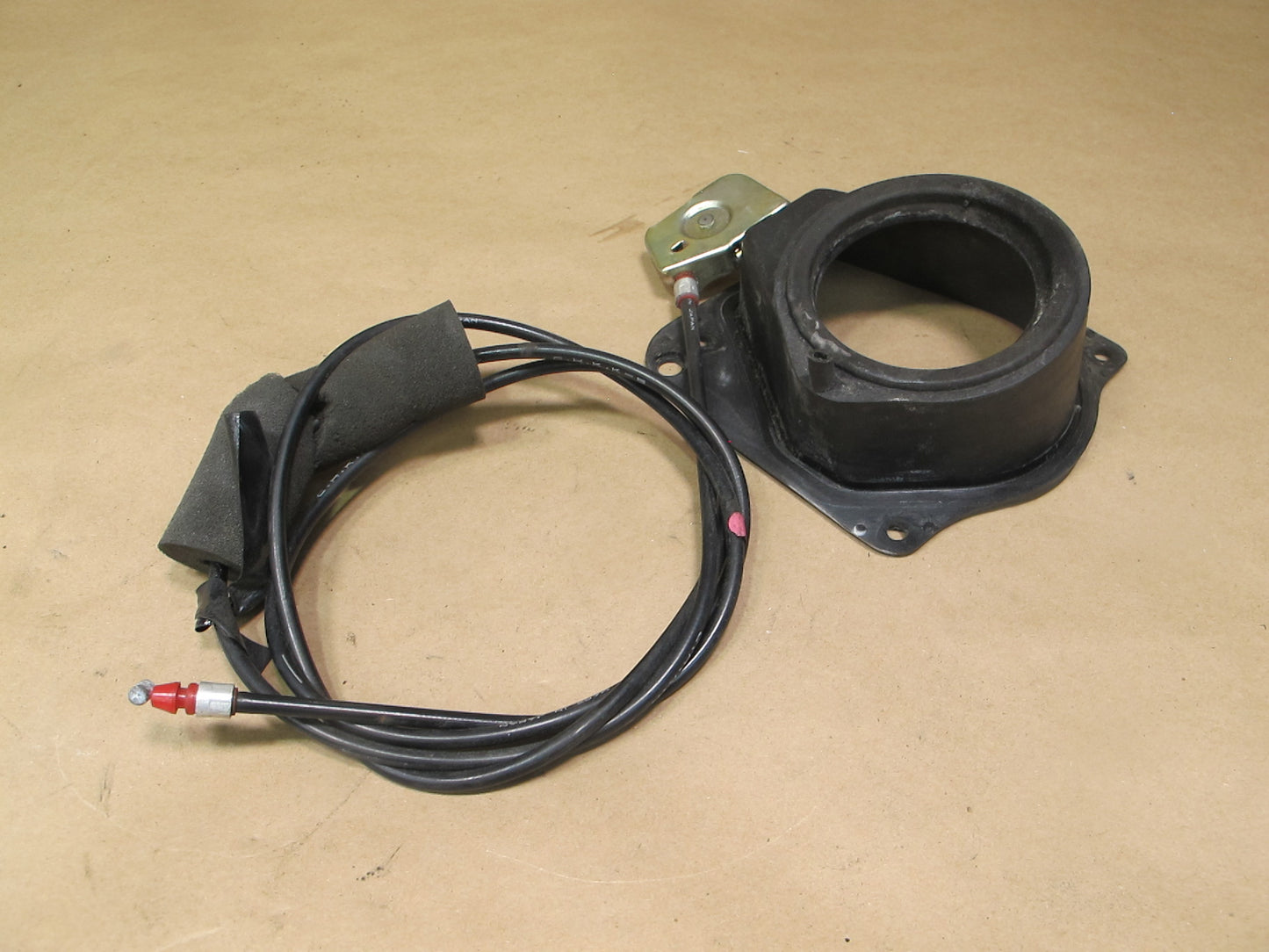 91-95 Toyota SW21L MR2 Fuel Tank Filler Neck Gasket Seal Actuator w Cable OEM