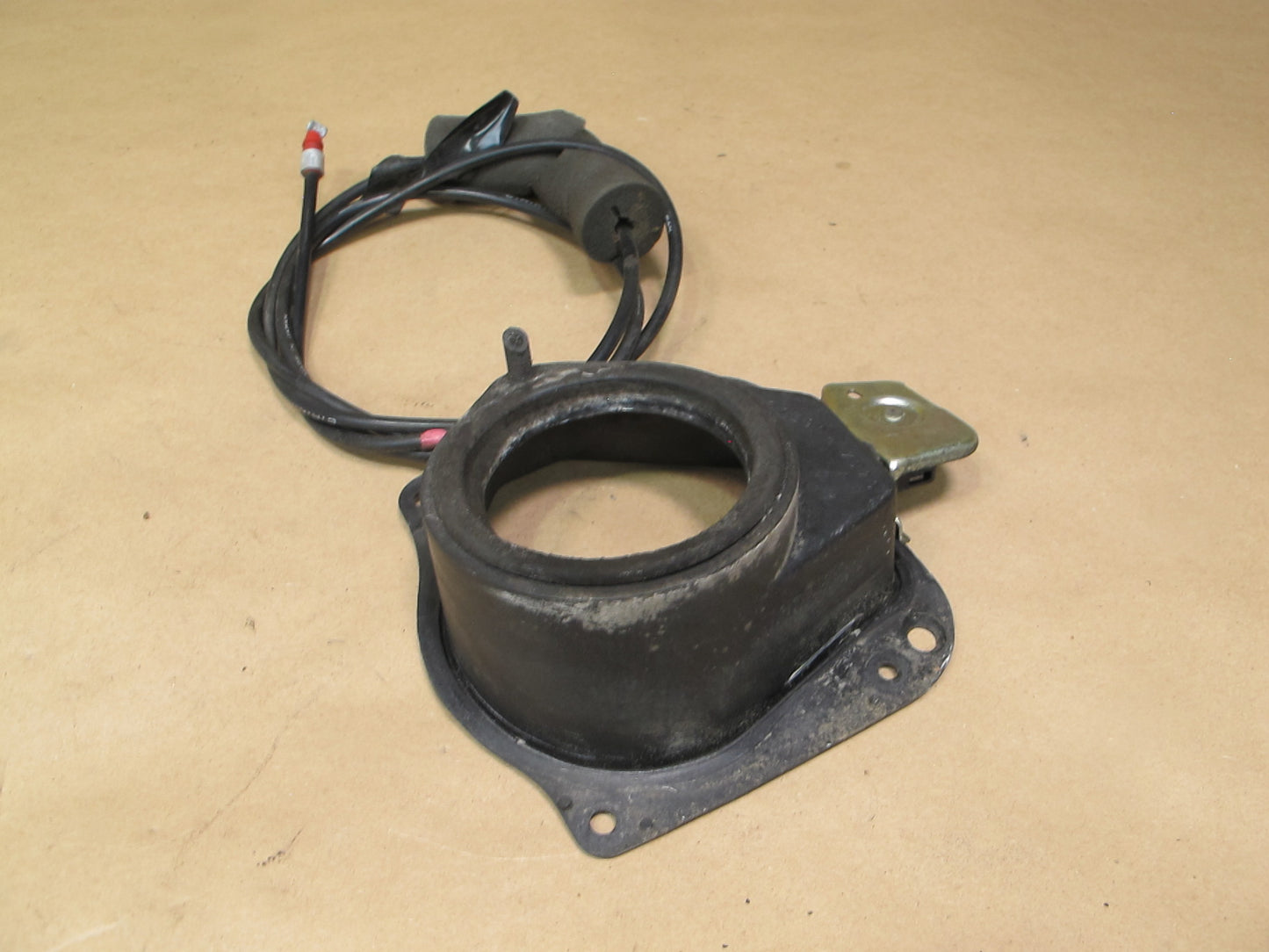 91-95 Toyota SW21L MR2 Fuel Tank Filler Neck Gasket Seal Actuator w Cable OEM