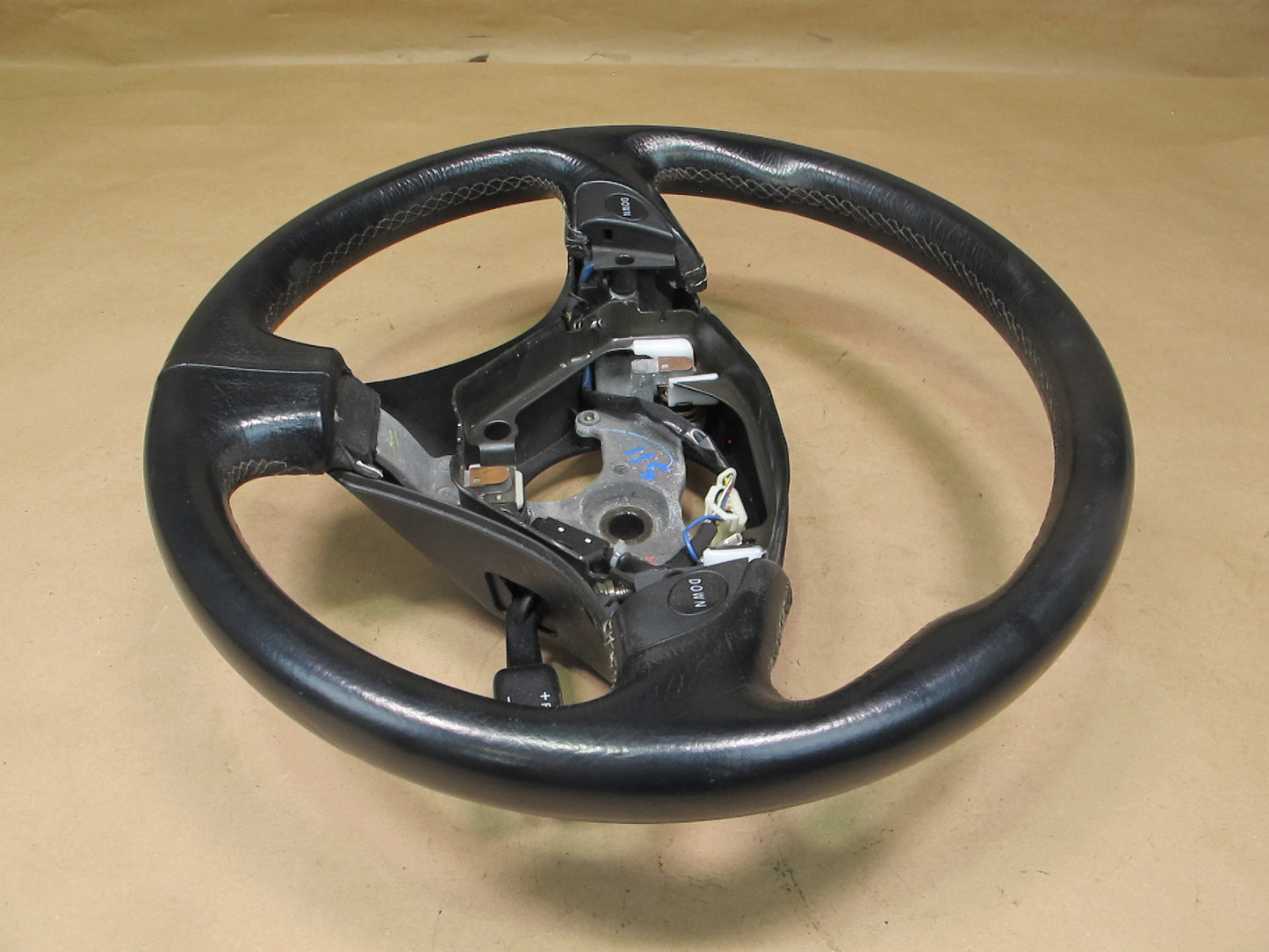 04-05 Lexus JCE10 IS300 AT Auto Transmission Leather Steering w Cruise OEM