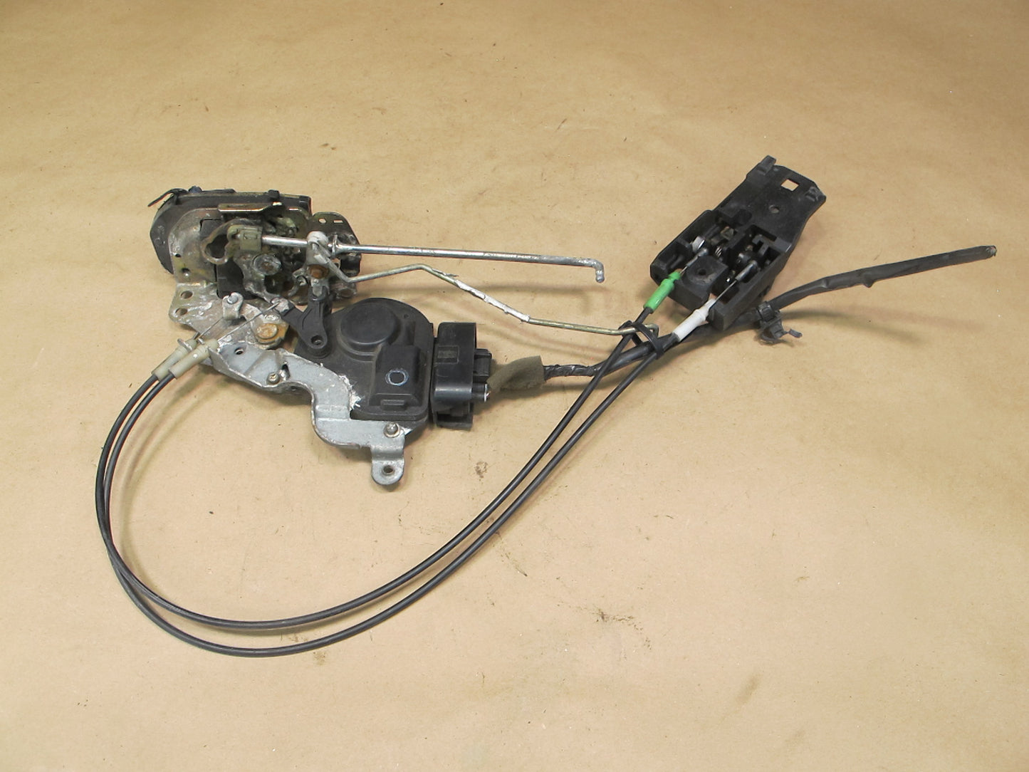 04-05 Lexus JCE10 IS300 Front Left Door Lock Latch Actuator w Handle Assy OEM