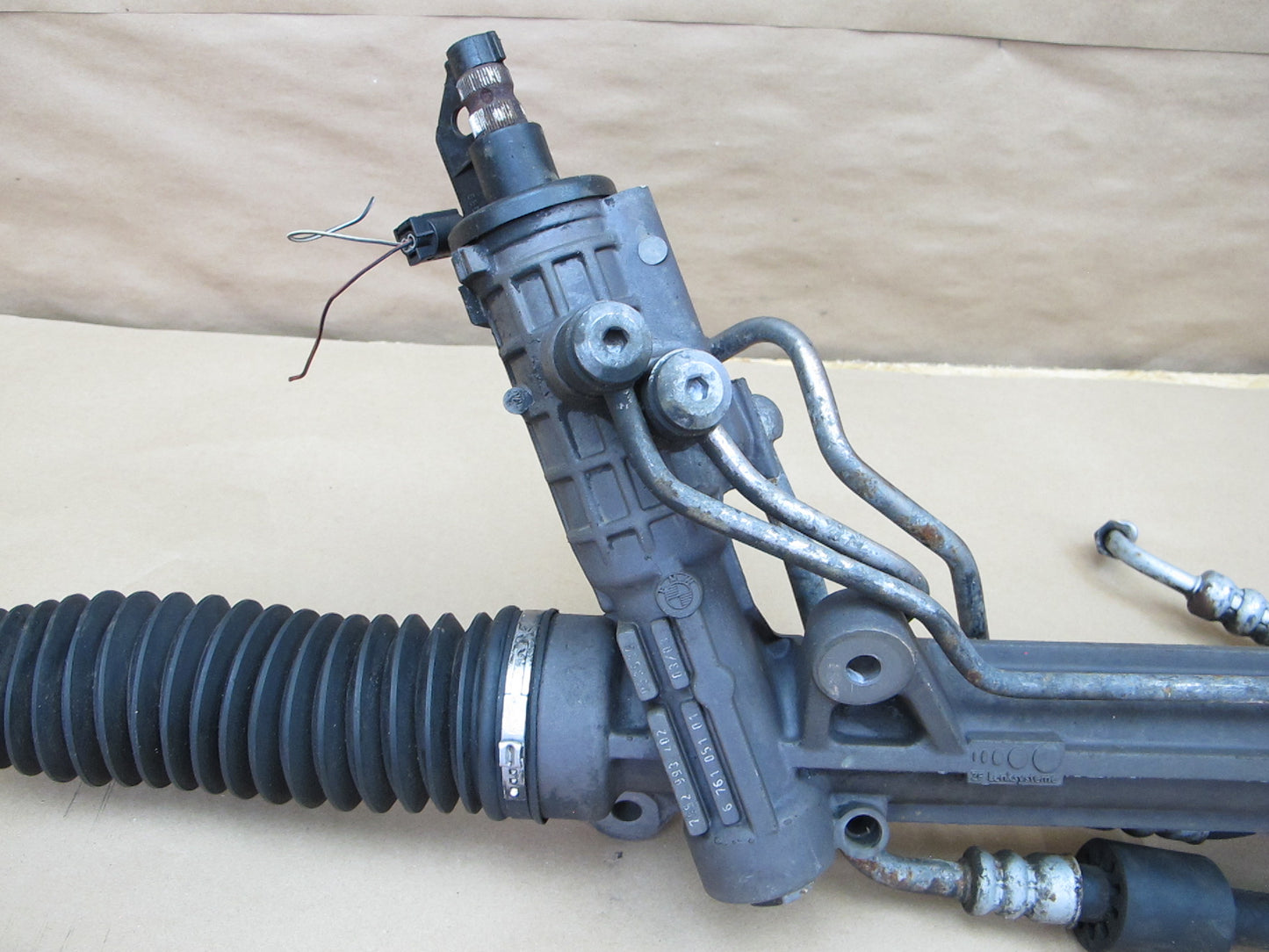 03-05 BMW E65 E66 Power Steering Rack & Pinion 6761051 OEM