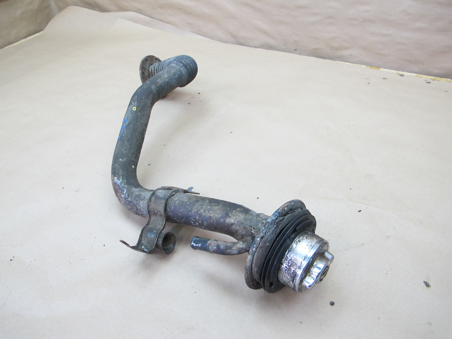 85-89 Nissan Z31 300ZX 2+0 NON Turbo Fuel Tank Filler Neck w Cap Cover OEM