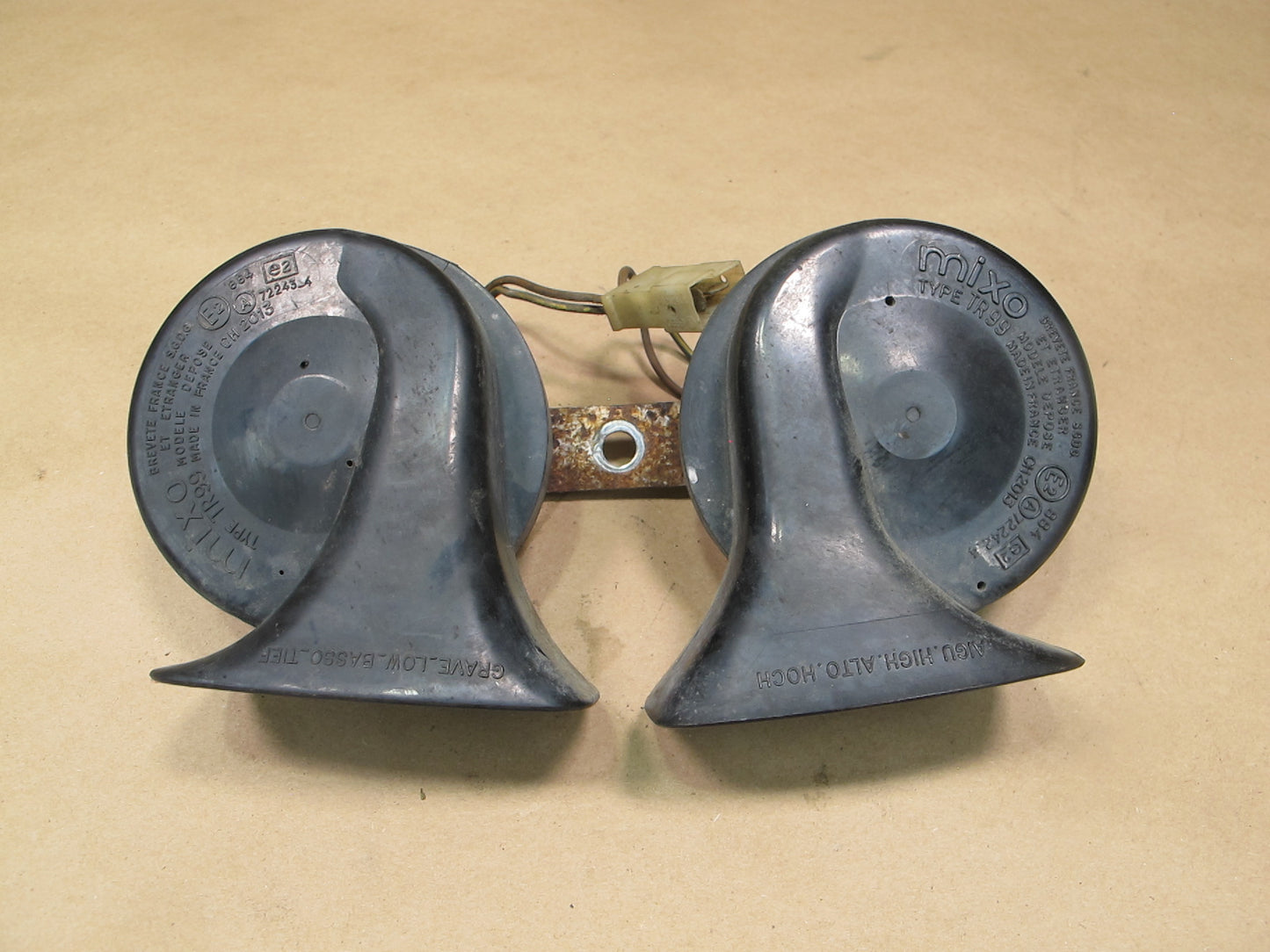 85-93 VW MK1 Cabriolet High & Low Tone Note Pitch Horn Signal & Bracket OEM