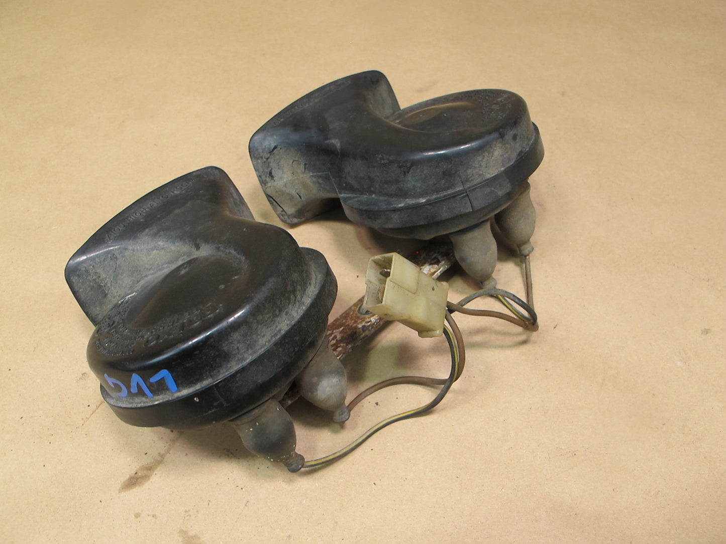 85-93 VW MK1 Cabriolet High & Low Tone Note Pitch Horn Signal & Bracket OEM
