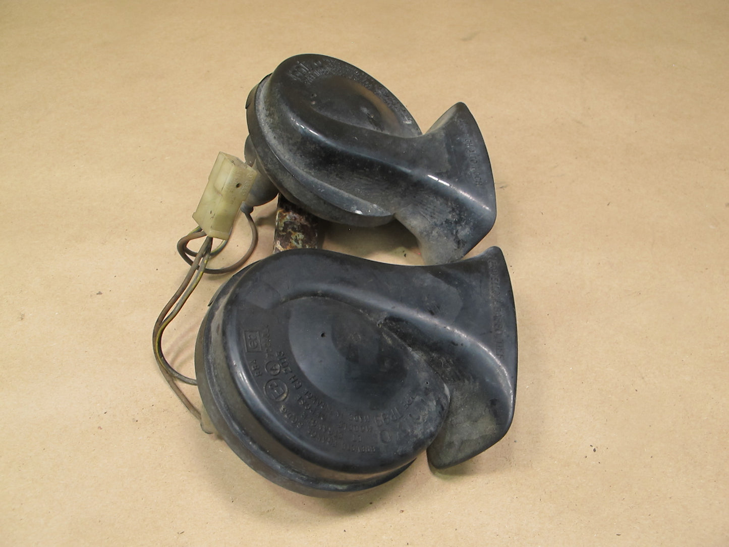 85-93 VW MK1 Cabriolet High & Low Tone Note Pitch Horn Signal & Bracket OEM