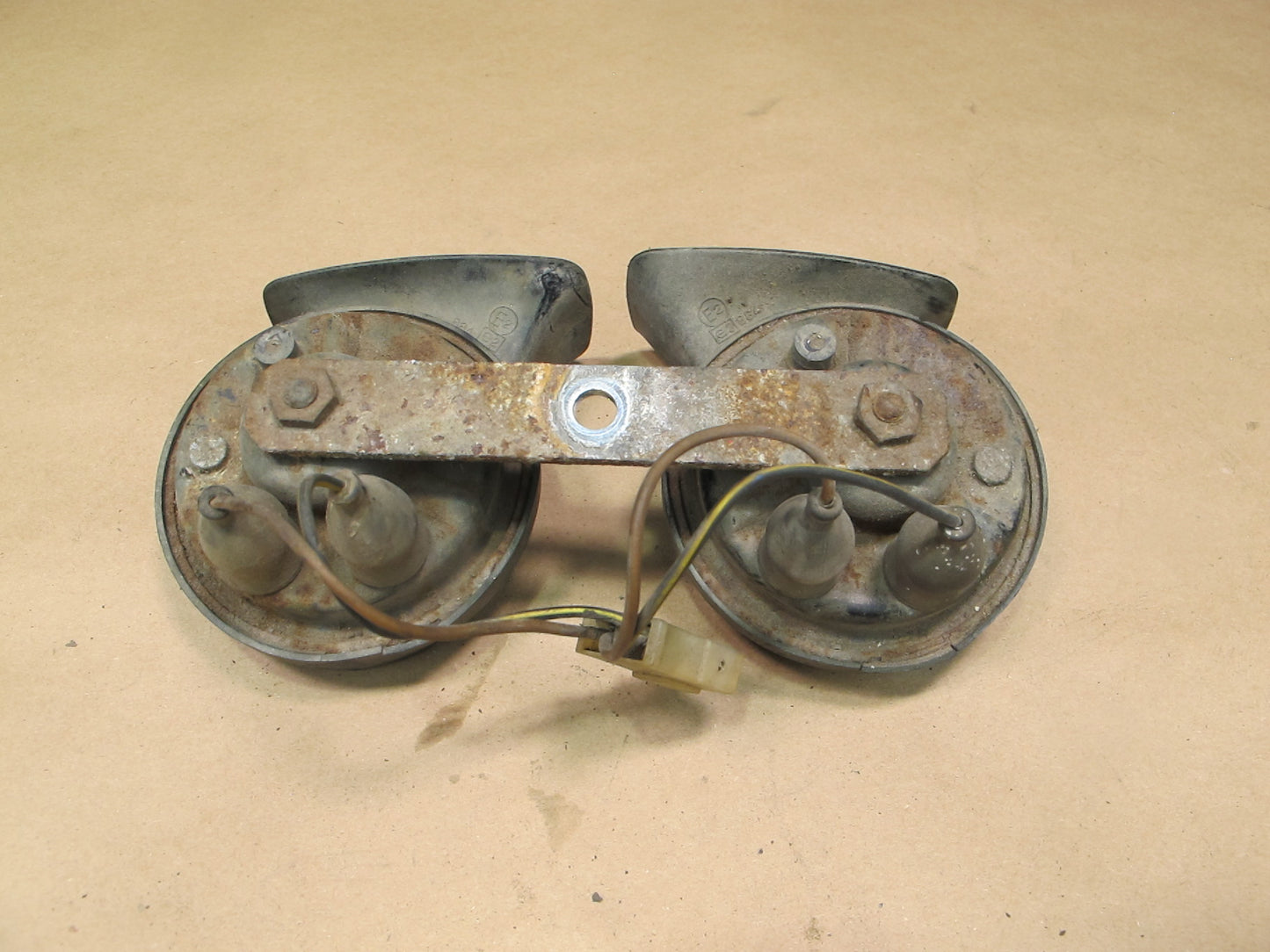 85-93 VW MK1 Cabriolet High & Low Tone Note Pitch Horn Signal & Bracket OEM