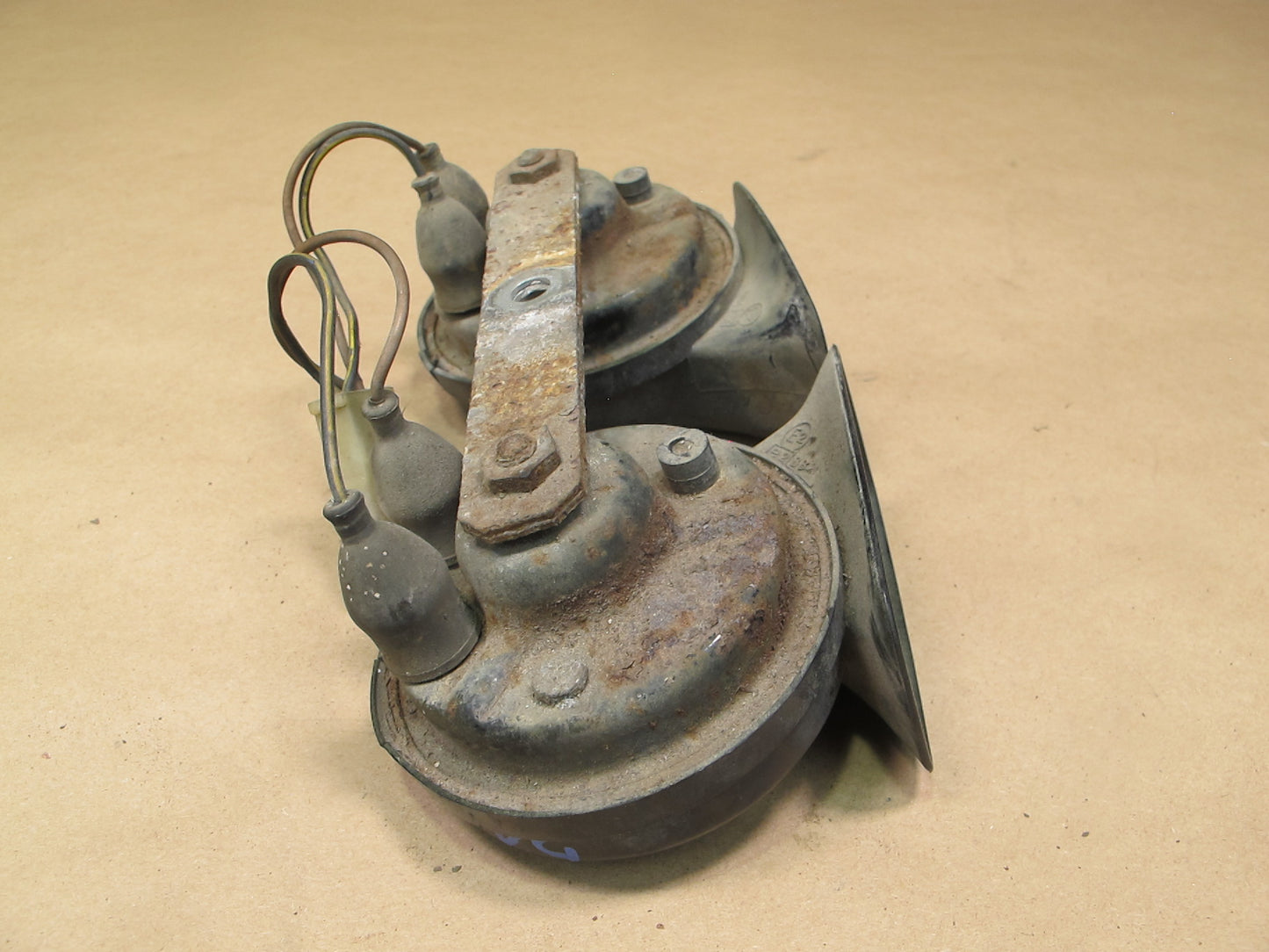 85-93 VW MK1 Cabriolet High & Low Tone Note Pitch Horn Signal & Bracket OEM