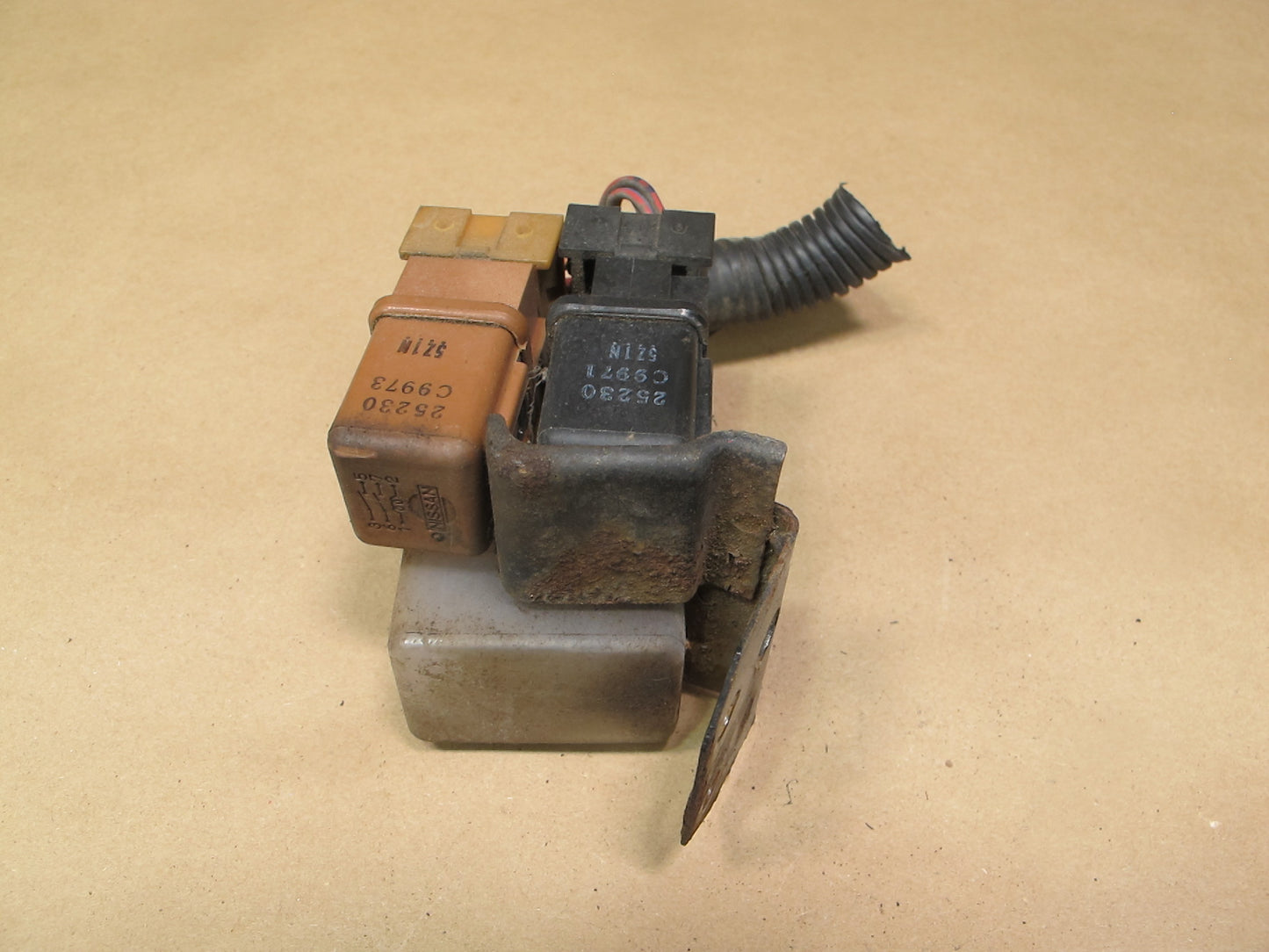 84-89 Nissan Z31 300ZX 2+0 Timer Control Relay 28412-01P00 OEM