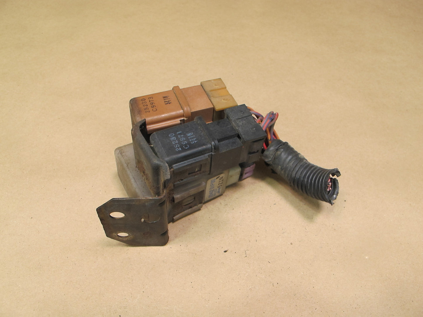 84-89 Nissan Z31 300ZX 2+0 Timer Control Relay 28412-01P00 OEM