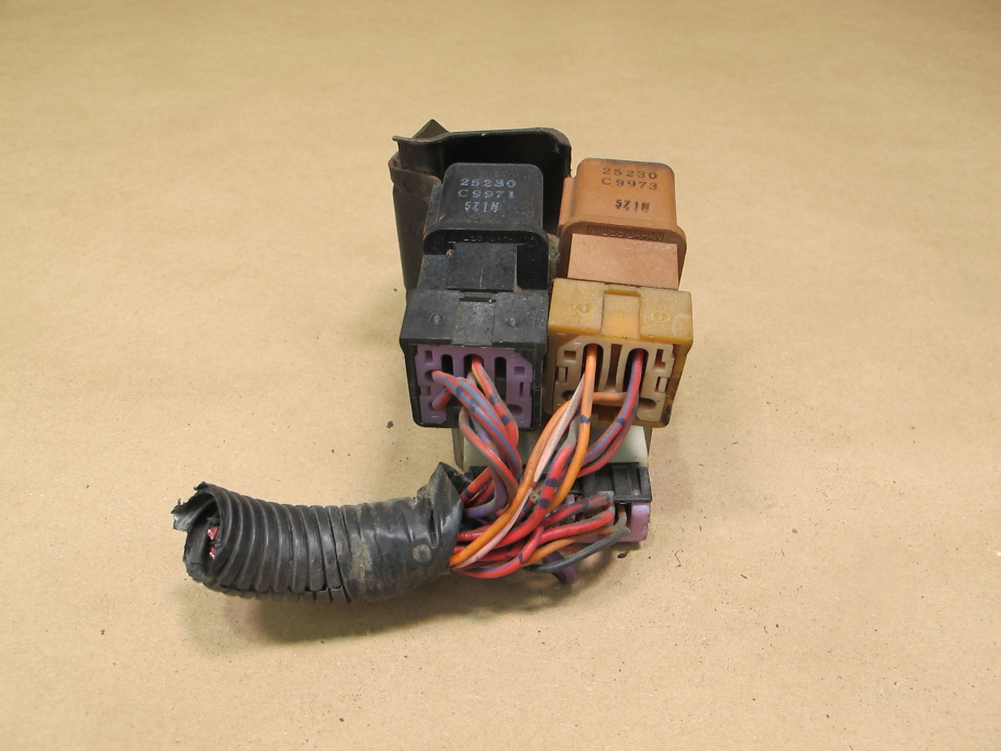 84-89 Nissan Z31 300ZX 2+0 Timer Control Relay 28412-01P00 OEM