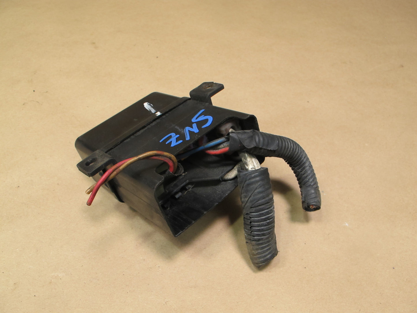 84-86 Nissan Z31 300ZX Small Fuse Relay Box OEM